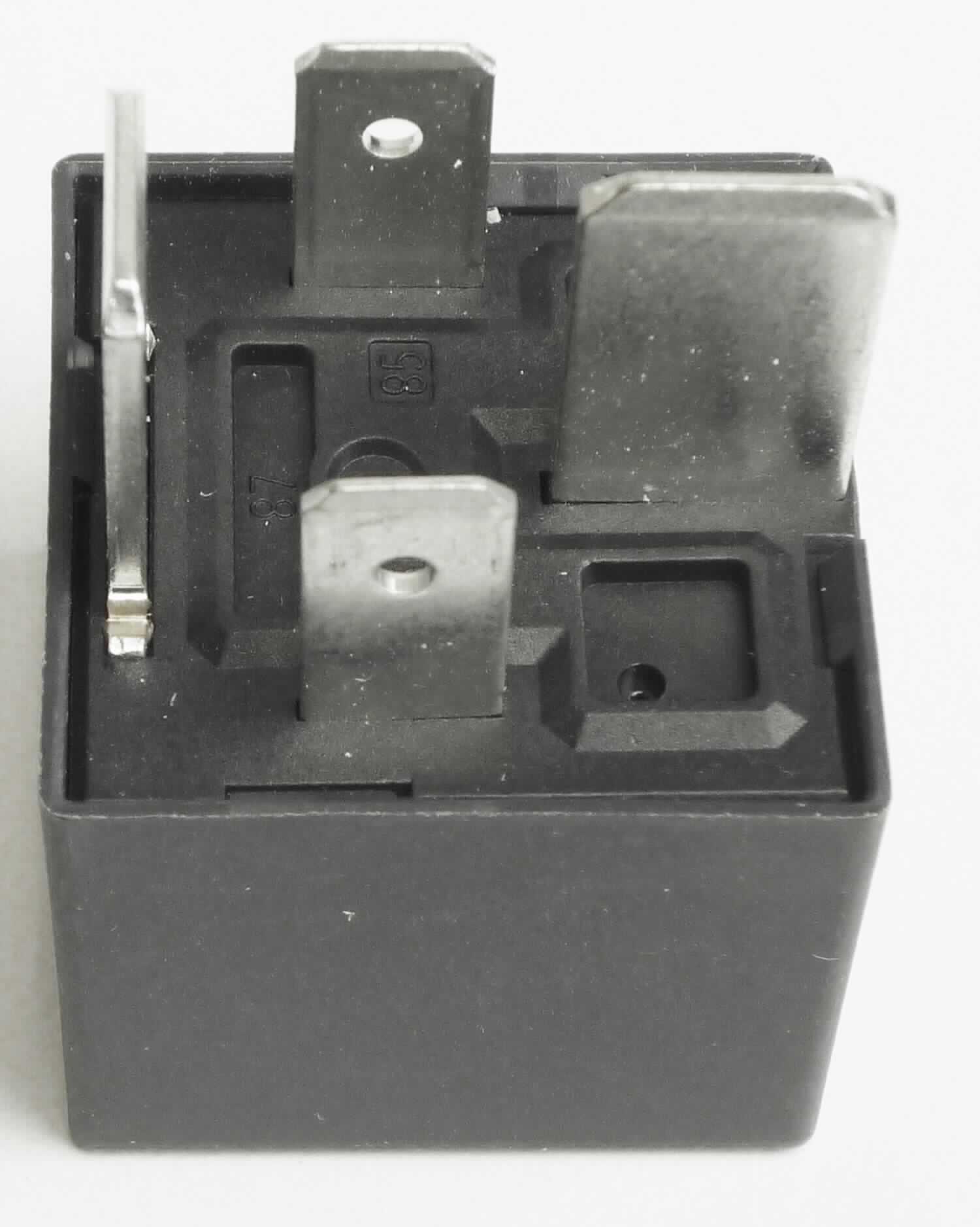 Sog. Automative Relay, 
- in einem Kunststoffgehäuse mit einer Spule und mehreren Anschlüssen,
- mit einer Spulenspannung von 12 V und einem Laststrom von 40 A, 
- zum elektromagnetischen Schalten (z.B. Kfz-Motor, Kfz-Heizung, nicht Gegenstand dieser vZTA-Entscheidung).

Die Ware wird als "elektrisches Gerät zum Schließen und  Unterbrechen von elektrischen Stromkreisen, Relais, für eine Spannung von 60 V oder weniger, für eine Stromstärke von mehr als 2 A, nicht für bestimmte Luftfahrzeuge, keine Ware des TARIC-Codes 8536 4190 40 0 oder 8536 4190 50" eingereiht.

Anlage: 1 Abbildung