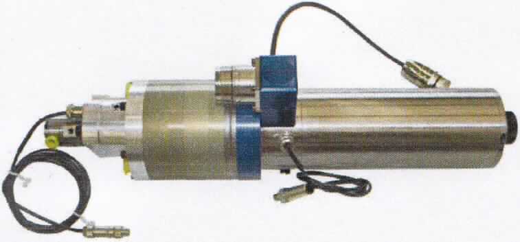Schnellfrequenz-Spindel
- aus Spindelgehäuse (Gehäusedurchmesser 80 mm ) mit Montageflansch, Präzisions-
  Spindellagerung, Welle mit pneumatischem Spannsystem für Werkzeugaufnahme,
  elektrischem Motorantrieb (Stator und Rotor), elektronischer Messsensorik für
  Steuerung/Regelung von Drehzahlen, Flüssigkeitskühlung sowie Funktions- und
  Versorgungsanschlüssen (Abbildung siehe Anlage),
- zur Verwendung als Spezial-Ausrüstung für den Einsatz in Fräs-, Bohr-, Schleif- und
  Graviermaschinen, vorzugsweise zur Metallbearbeitung, durch Hochgeschwindigkeits-
  Zerspanen.

"Zubehör, erkennbar hauptsächlich für Werkzeugmaschinen der Positionen 8456 bis 8461 bestimmt - sog. Schnellfrequenz-Spindel für Werkzeugmaschinen der Position 8459 und 8460"