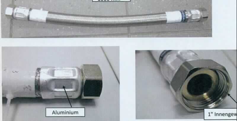 Es handelt sich um etwa 1000 mm lange, flexible Schläuche aus einem Drahtgeflecht aus Stahl mit einem Innenschlauch aus Kunststoff oder Kautschuk. Die Erzeugnisse sind an beiden Enden jeweils mit einer Presshülse aus Aluminium und einem Verbindungsstück mit Innengewinde (1") aus einer Kupfer-Zink-Legierung mit gewichtsmäßig vorherrschendem Kupfergehalt (Messing) versehen. Die Schläuche werden für Heizungs- und Dampfanlagen verwendet.
Stahl herrscht gewichtsmäßig gegenüber jedem anderen unedlen Metall vor. 
- Antragstellerangaben - 

Die unedlen Metalle sind aufgrund des Umfangs gegenüber dem nicht metallischen Stoff charakterbestimmend.

Abbildung siehe Anlage.

Derartige Erzeugnisse gehören als "Schläuche aus unedlen Metallen (Stahl), auch mit Verbindungsstücken, andere als solche der Codenummer 8307 1000 10 0 " zur Codenummer 8307 1000 90 0 des Zolltarifs.