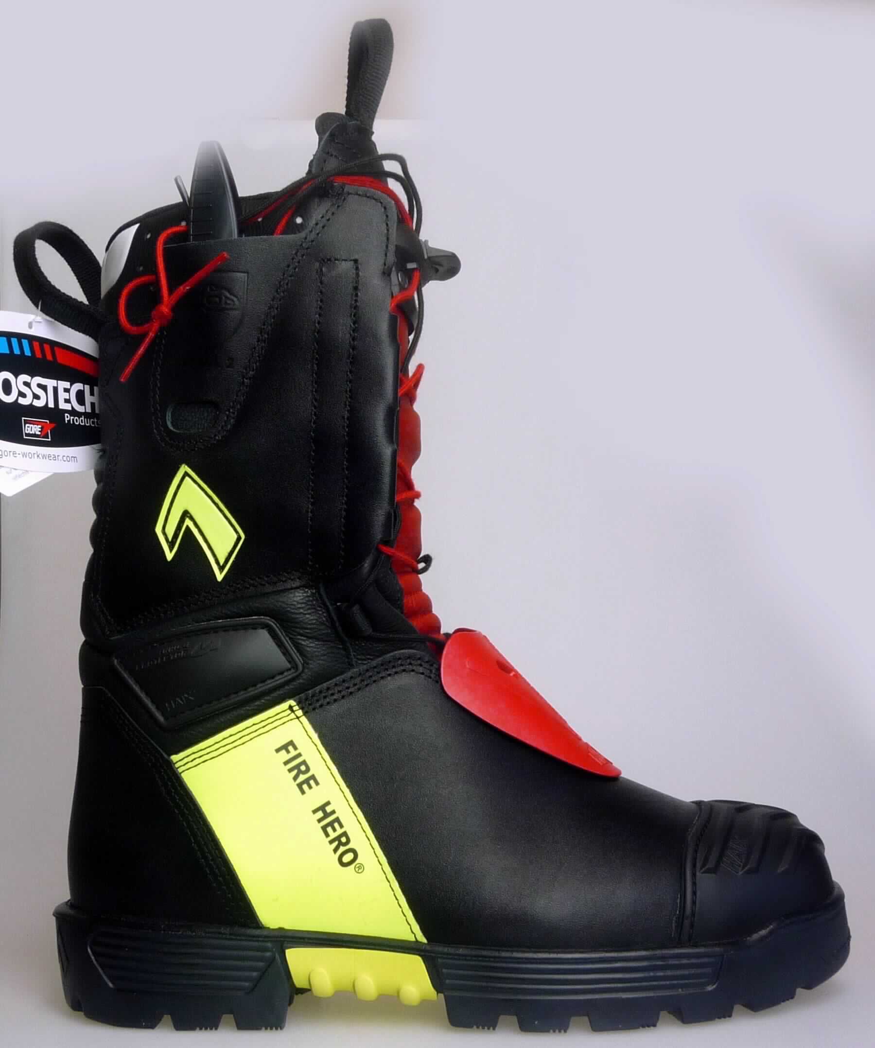 Sicherheitsstiefel (lt. Antrag: "Schnürstiefel aus Rindleder, Fire Hero 2, Art. 507004", Foto siehe Anlage)
- mit Laufsohlen aus (lt. Antrag) Kautschuk,
- mit Oberteil aus Leder,
- auf das Oberteil sind Stücke aus Kunststoff (Spinnstoff mit einer mit bloßem Auge wahrnehmbaren
  Außenschicht aus Kunststoff) als Verstärkungsteile aufgesetzt,
- vorn mit Schürsenkelverschluss mit Kunststoffstopper,
- ohne Metallschutz in der Vorderkappe, lediglich mit Sicherheitskappe aus Kunststoff,
- den Knöchel, jedoch nicht die Wade bedeckend,
- mit einer Länge der Innensohle von mehr als 24 cm,
- nicht als Männer- oder Frauenschuhe erkennbar

"Schuhe mit Laufsohlen aus Kautschuk und Oberteil aus Leder, andere als in den UPos. 6403 1200 bis 6403 9111 
 genannt, nicht als Männer- oder Frauenschuhe erkennbar"