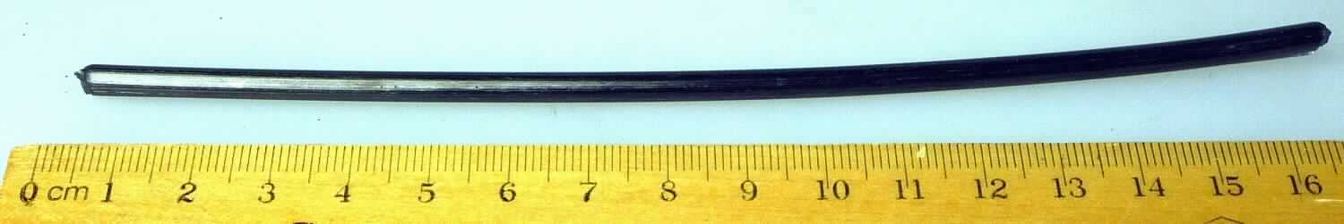 Molybdändraht

Bei der Ware handelt es sich um einen metallischen Draht aus Molybdän mit einem Durchmesser von mehr als 4,0 mm (4,1 mm +/- 0,5 mm). Der Draht wird in losen Ringen in Metallfässern gehandelt. 
Der Molybdängehalt beträgt nach den Angaben 99,95 % und mehr. 

DIe Ware ist nach ihrer Beschaffenheit als Molybdändraht mit einem Molybdängehalt von 99,95 HT oder mehr und einem größten Durchmesser von mehr als 4 mm, jedoch nicht mehr als 11,0 mm, in den TARIC-Code 8102 9600 20 einzureihen.