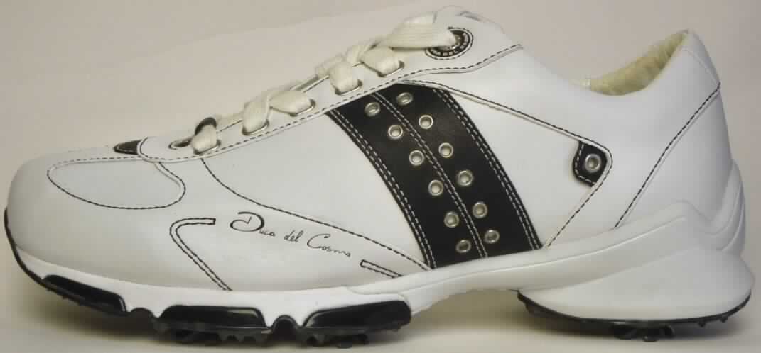 Sportschuhe (lt. Antrag: "Golfschuhe", Foto siehe Anlage)
- mit Laufsohlen aus (lt. Antrag) Kautschuk, mit sieben stollenähnlichen Vorrichtungen,
- mit Oberteil (geschlossenes Blatt) aus Leder,
- auf das Oberteil sind Stücke aus Leder als Verstärkungsteile aufgesetzt,
- mit Schnürsenkelverschluss,
- zur Ausübung einer Sportart (Golf) bestimmt

"Sportschuhe mit Laufsohlen aus Kautschuk und Oberteil aus Leder, andere als Skistiefel, Skilanglaufschuhe und Snowboardschuhe"