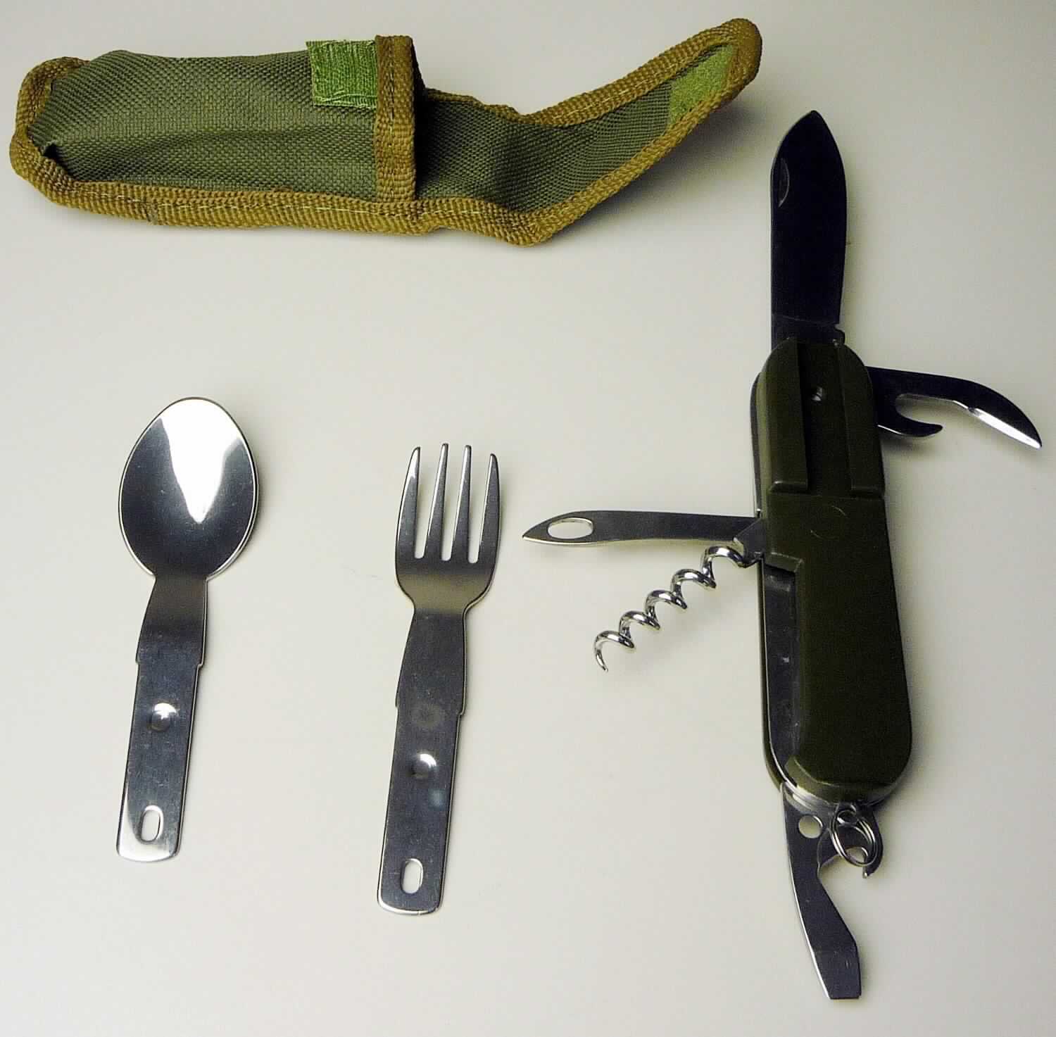 "Taschenmesser 6-tlg.", Ware aus verschiedenen Bestandteilen,bestehend aus:

- einem Klappmesser (Taschenmesser; charakterbestimmend) mit schneidender Klinge aus 
  Stahl und Griffschalen aus Kunststoff, in die gemeinsam unlösbar ein Korkenzieher, ein 
  Flaschen- /Dosenöffner sowie eine Nähahle (jeweils aus unedlem Metall) eingesetzt sind 

- einem Löffel sowie einer Gabel aus unedlem Metall, einzeln aus den Griffschalen lösbar 
  und ohne Griff; zur Verwendung müssen diese umgekehrt in die Griffschalen gesteckt
  werden und können nur einzeln verwendet werden.

- einem an den Griffschalen angebrachten Schlüsselring aus unedlem Metall

- in einem Nylonetui mit Gürtelschlaufe, welche für die Aufnahme des Erzeugnisses speziell 
  gestaltet und für den dauernden Gebrauch geeignet ist, aufgemacht

Abbildung siehe Anlage.

Derartige Erzeugnisse gehören als "Messer mit schneidender, nicht feststehender Klinge aus 
unedlem Metall, kein Messer der Pos. 8208" zum TARIC-Code 8211 9300 00.