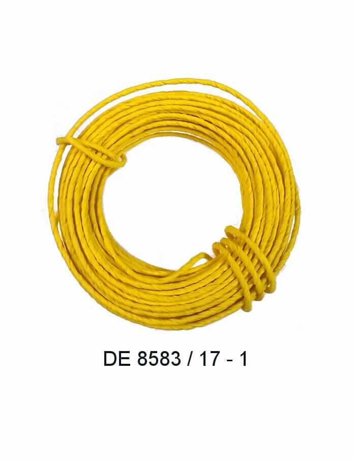 Draht aus Stahl, verzinkt und mit Papier ummantelt

Bei der Ware handelt es sich um Draht mit über die gesamte Länge von 2,00 m gleichbleibenden kreisrunden Querschnitt mit einem Durchmesser von ca. 0,4 mm in Form von Rollen, Ringen oder auf Spulen.  Nach den Angaben besteht der Draht aus einem nicht legierten Stahl mit der Werkstoffbezeichnung St37, mit einem Kohlenstoffgehalt von weniger als 0,25 GHT. Oberflächlich ist der Draht verzinkt und mit Papier in variierenden Farben ummantelt.

Die Ware ist nach ihrer Beschaffenheit als anderer verzinkter Draht aus nicht legiertem Stahl, mit einem Kohlenstoffgehalt von weniger als 0,25 GHT in den TARIC-Code 7217 9020 00 einzureihen.