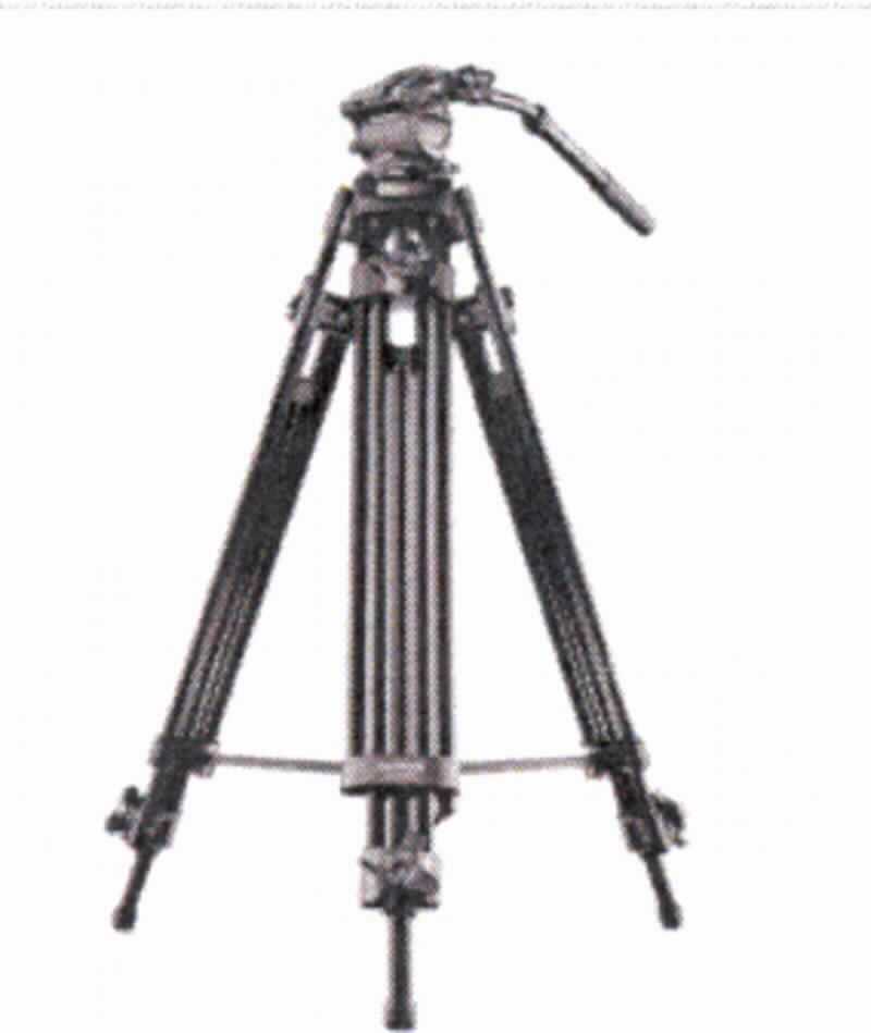 Bei dem sog. "mantona Videostativ Dolomit 1200, Art. 18635" handelt es sich um eine aus verschiedenen Bestandteilen zusammengesetzte Ware, bestehend aus einem Dreibeinstativ für digitale Spiegelreflexkameras und Videokameras (nicht Gegenstände dieser vZTA), einem Stativkopf, einer Schnellwechselplatte und einer eingebauten Wasserwaage.
Das aus einer Aluminium-Magnesium-Legierung bestehende Stativ verfügt über ein 1/4" und 3/8" Anschlussgewinde und ist in drei Beinsegmente aufgeteilt, sodass es von ca. 72 cm bis zu einer Höhe von ca. 158 cm ausgezogen und arretiert werden kann. 
Die eingebaute Wasserwaage und ein Schwenkarm sorgen für ein Ausnivellieren der Kameraausrichtung.

Das Stativ mit der dazugehörigen Transporttasche ist in einem Karton verpackt und bestimmt hinsichtlich der Bedeutung für die Verwendung und aufgrund des äußeren Erscheinungsbildes den Charakter der zusammengesetzten Ware. 

Die Ware wird als "Dreibeinstativ von der für Digitalkameras bzw. Videokameras verwendeten Art" eingereiht.