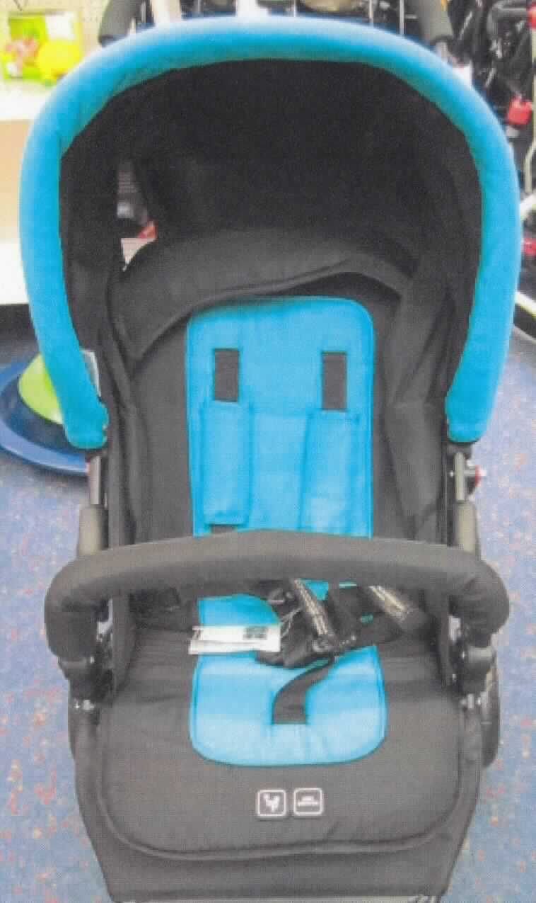 Teil für Kinderwagen, sog. Sitzauflage/-einhang (Seat-Cover), Foto siehe Anlage,
- gepolsterter Bezug für einen Kinderwagen (Buggy), Abmessungen: Länge ca. 72 cm x 
  Breite ca. 32 cm; rechts und links zusätzlich mit jeweils einem dreieckigen Stoffzuschitt 
  als Seitenteil,
- auf der Rückseite des Rücken- und Kopfteils mit einer eingearbeiteten Kunststoff- 
  verstärkung und doppellagig gearbeitet, um den Bezug über das Kinderwagengestell zu 
  ziehen,
- sowohl im Rücken- als auch im Sitzbereich mit fest angenähten Sicherheitsgurten,
- wird unmittelbar auf das Kinderwagengestell aufgezogen und dient dort als Liege- und 
  Sitzpolster; durch die spezifische Form und Ausstattung erkennbar ausschließlich für
  Kinderwagen bestimmt.

"Teil für Kinderwagen, Sitzbezug"