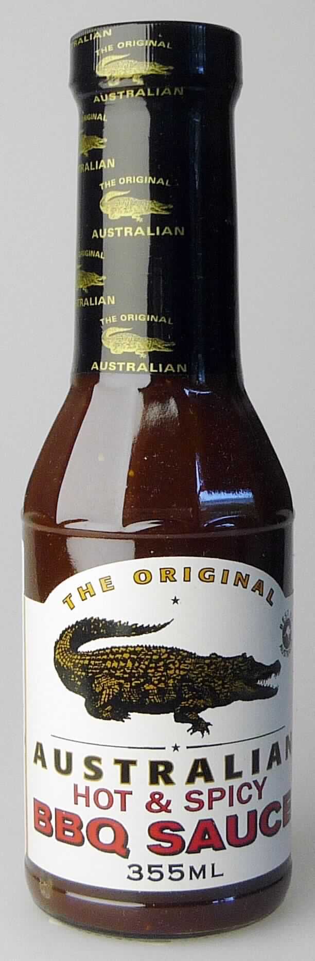 Würzsoße, Hot & Spicy BBQ Sauce

Beschaffenheit der vorgelegten Warenprobe:
Umschließung: Orig.-Weißglasflasche (355 ml) mit schwarzem Kunststoffverschluss, etikettiert, mit Produktbezeichnung, Zutatenliste, Angaben zum Hersteller und weiteren Hinweisen (mehrsprachig).

Inhalt: Dunkle, rotbraune, sämige Würzsauce mit der Konsistenz von Ketchup, durchsetzt mit gemahlenen Gewürzen und grob zerkleinerter Senfsaat; Geschmack vorherrschend nach Tomaten, süß, säuerlich, rauchig, scharf.

Zubereitete Würzsoße, Tomatensoße