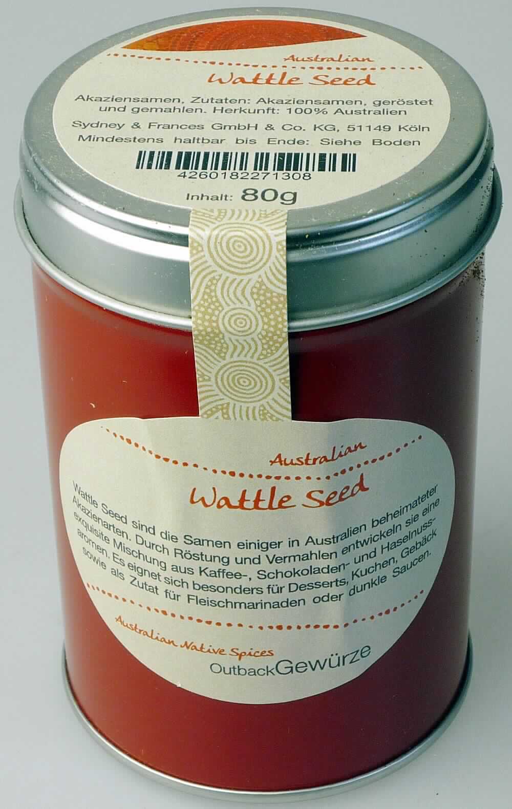 Akaziensamen, zubereitet.

Antragsangaben: Wattle Seed; Akazienblütensamen; Herkunft: Australien. Zur Herstellung und Verpackung der Ware wurden vertrauliche Angaben vorgelegt.
Beschaffenheit des vorgelegten Warenmusters: braunes, grob gemahlenes, bitter und geröstet schmeckendes Pulver.

Eine Einreihung der Ware in die Kapitel 9 und 12 der KN ist auszuschließen. Mit Hinblick auf den Herstellungsprozess kommt auch eine Einreihung in die Position 1901 der KN nicht in Betracht.

Früchte, Nüsse und andere genießbare Pflanzenteile, in anderer Weise zubereitet oder haltbar gemacht, auch mit Zusatz von Zucker, anderen Süßmitteln oder Alkohol, anderweit weder genannt noch inbegriffen, Schalenfrüchte, Erdnüsse und andere Samen, auch miteinander vermischt, andere, einschließlich Mischungen, in unmittelbaren Umschließungen mit einem Gewicht des Inhalts von mehr als 1 kg, andere, keine gerösteten Mandeln oder Pistazien, keine Haselnüsse.