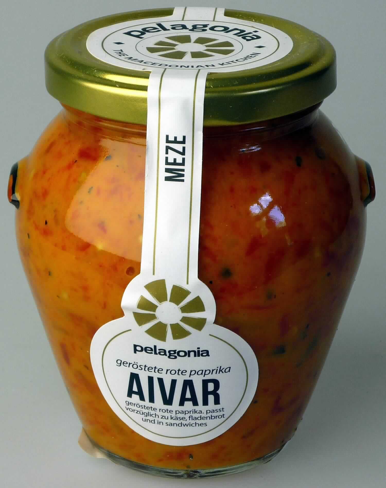 Gemüsemischung, zubereitet.

Antragsangaben (als zutreffend unterstellt): Pelagonia Aivar. Zutaten: Rote Paprika, Auberginen, Sonnenblumenöl, Gewürze.

Äußere Beschaffenheit des vorgelegten Warenmusters: orange-rote, stückige, inhomogene, mild, schwach würzig und nach Paprika schmeckende Masse, die u.a. Paprika- und Auberginenstückchen enthält. Aufmachung: Original-Schraubdeckelglas mit einem Nettogewicht von 314 g. Warenaufschrift, auszugsweise: "geröstete rote paprika; AIVAR; geröstete rote paprika. passt vorzüglich zu käse, fladenbrot und in sandwiches." 

Anderes Gemüse, anders als mit Essig oder Essigsäure zubereitet oder haltbar gemacht, nicht gefroren, ausgenommen Erzeugnisse der Position 2006, Mischungen von Gemüsen, nicht in Form von Pulver.