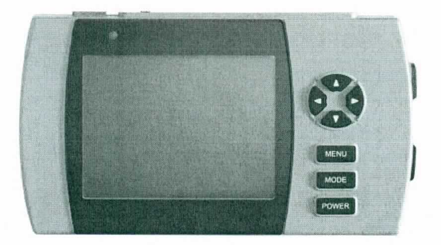 Sogenannter Testmonitor in Form einer Warenzusammenstellung in Aufmachung für den Einzelverkauf, bestehend aus einem in Bezug auf die Verwendung charakterbestimmenden Messgerät, einer Schutzhülle, Anschlussklemmen, einem Akkumulator, einem Netzteil, einem Satz Messfühler, einem Videokabel sowie jeweils einem Halsriemen, Gurt und Handgelenkriemen. Die Komponenten sind in einer für den dauerhaften Gebrauch bestimmten Transporttasche verpackt. Das Multifunktionsmessgerät besteht im Wesentlichen aus einem Gehäuse (156 x 90 x 38 mm, mit Schutzhülle) mit einem 3,5" Monitor, sieben Bedienelementen (Drucktastknöpfe), einer Status-LED, einem Hauptschalter, diversen elektrischen Anschlussbuchsen sowie weiteren elektrischen und elektronischen Bauelementen (siehe Abbildung in der Anlage). Das Gerät dient im Rahmen von Installations- und Einstellarbeiten an Videoüberwachungssystem dem Messen elektrischer Größen (kennzeichnende Hauptfunktion) wie Spannung (AC, DC) und Widerstand (Durchgangsprüfung), der Steuerung von angeschlossenen Kameras, der Messung Video- und Audiosignalen sowie dem Farbmustertest.
Die Ware wird als "Gerät zum Messen oder Prüfen elektrischer Größen (Spannung, Widerstand), ausgenommen Zähler der Position 9028, anderes als Unterposition (HS) 9030 10 bis 9030 20 als Multimeter ohne Registriervorrichtung, nicht für zivile Luftfahrzeuge bestimmt" eingereiht.