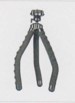 Bei dem sog. "mantona Multiflex-Stativ M 27 cm schwarz" (Art. Nr. 20547) bezeichneten Erzeugnis handelt es sich um ein Stativ für Kameras, aus Kunststoff und Neopren. Es verfügt im Wesentlichen über drei biegsame Gelenkbeine aus Kunststoff, an deren Enden sind Gummifüße angebracht. Das Stativ verfügt über 1/4"  Gewinde für Fotokameras, wiegt ca. 170 Gramm und kann auf eine maximale Höhe von 260 mm ausgezogen werden. 

Das Stativ ist in einem Karton verpackt.

Das Erzeugnis wird als "Dreibeinstativ von der für Fotoapparate und Digitalkameras verwendeten Art" eingereiht.
