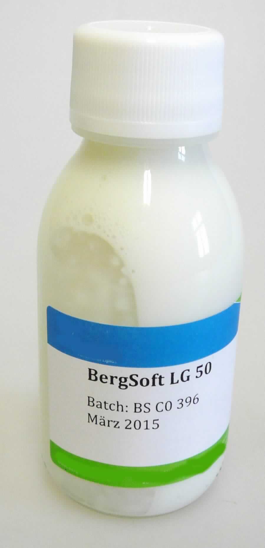 Angaben: 
BergaSoft LG 50; zur Produktion von Kosmetika und für industrielle Anwendungen.

Warenbeschreibung: 
Weiße, pastöse Masse. Die Ware ist in 0,5%iger Lösung bei 20°C mit Wasser mischbar und setzt die Oberflächenspannung des Wassers auf weniger als 45 dyn/cm herab. 
 
Befund: 
organisch grenzflächenaktiver Stoff; nicht ionogen wirkend
