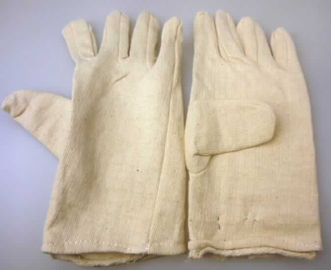 Fingerhandschuhe, sog. Baumwoll-Jersey-Handschuhe, Art.Nr. BJD, in Erwachsenengröße, Foto siehe Anlage,
- als Fünffingerhandschuhe gearbeitet,
- aus ca. 1,2 mm dicken, einfarbigen, einseitig (Innenseite) gerauten Gewirken aus laut Antrag Baumwolle,
- am oberen Rand durch Umschlagen und Festnähen gesäumt.

"Fingerhandschuhe, aus Gewirken, nicht mit Kunststoff oder Kautschuk getränkt, bestrichen oder überzogen,
 aus Baumwolle"