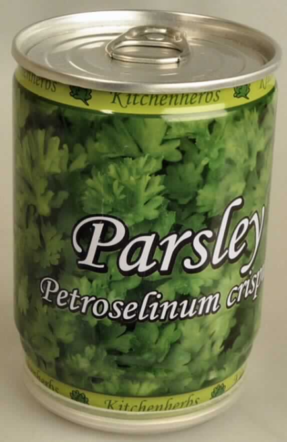 Nach Angaben der Antragstellerin und der vorliegenden Warenprobe handelt es sich um eine Warenzusammenstellung in Aufmachung für den Einzelverkauf, sogenannte "Parsley aus der Dose", bestehend aus:
- einer bedruckten Blechdose (Höhe ca. 9 cm; Durchmesser ca. 6,5 cm) mit einem Deckel
  mit Lasche und einer trinkdosenähnlichen Einwegöffnung am Dosenboden
- einer  Pflanzanleitung
- einem Kunststoffdeckel als Untersetzer
- granuliertes Füllmaterial mit einem eingelegten runden Vlies und einem recheckigen Stück
  Schaumkunststoff
- Petersiliensamen der Art Petroselinum crispum (lt. Dosenaufdruck), die sich im Füllmaterial 
  befinden, sowie für eine zweite Bepflanzung zusätzlich in einem Kunststofftütchen

Nach dem Öffnen des Deckels soll die Dose bewässert werden, wobei die Öffnung am Dosenboden als Abfluss dient. Durch regelmäßiges Gießen und Lichteinfall sollen die Samen keimen und die Pflanzen wachsen.

In Hinblick auf die Verwendung (Pflanzenaufzucht) bestimmen die Petersiliensamen den Charakter der Warenzusammenstellung. Bei Petersilie handelt es sich zolltariflich um Gemüse.

Die Richtlinie über den Verkehr mit Saatgut ist zu beachten.

Zolltarifrechtlich handelt es sich um Samen von Gemüse, hier Samen von Petersilie (Petroselinum crispum).