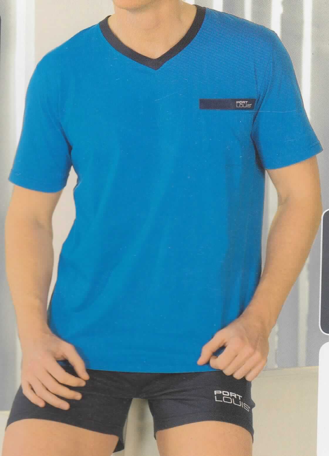 Schlafanzug, sog. Herren Shorty-Pyjama, Artikelnummer: 155937/155939, Größe L (52/54), Foto siehe Anlage,
- Oberteil und Unterteil sind mit einem Nylonfaden miteinander verbunden und in einem Polybeutel mit Fotoeinleger 
  gemeinsam verpackt,
- aus verschiedenen ca. 0,5 mm dicken, einfarbigen Gewirken aus laut Antrag 100% Baumwolle, 
- insbesondere nach Schnitt (weit geschnitten), Farbgestaltung und Material (lappig) erkennbar dazu bestimmt, 
  ausschließlich oder im Wesentlichen als Nachtkleidung im Bett getragen zu werden,
- ohne Merkmale auf den Trägerkreis (unisex),
- Oberteil (blau/dunkelblau):
-- über den Schritt reichend (Rückenlänge: ca. 79 cm),
-- mit einem v-förmigen Ausschnitt mit einer kontrastfarbenen Randeinfassung,
-- ohne Öffnung und Verschluss,
-- im Brustbereich mit einer aufgesetzten, mit einem Schriftzug verzierten Tasche, am oberen Rand mit 
   kontrastfarbener Randeinfassung,
-- mit kurzen Ärmeln, 
-- am unteren Rand durch Umschlagen und Festnähen gesäumt,
- kurze Hose (dunkelblau): 
-- in der Taille abschließend, mit einem elastischen Taillenbund,
-- ohne Öffnung und ohne Verschluss,
-- mit kurzen Hosenbeinen (Seitenlänge: ca. 44 cm),
-- an einem Hosenbein mit einem Schriftzug verziert,
-- an den Beinabschlüssen durch Umschlagen und Festnähen gesäumt.

"Schlafanzug, aus Gewirken, für Frauen, aus Baumwolle"
