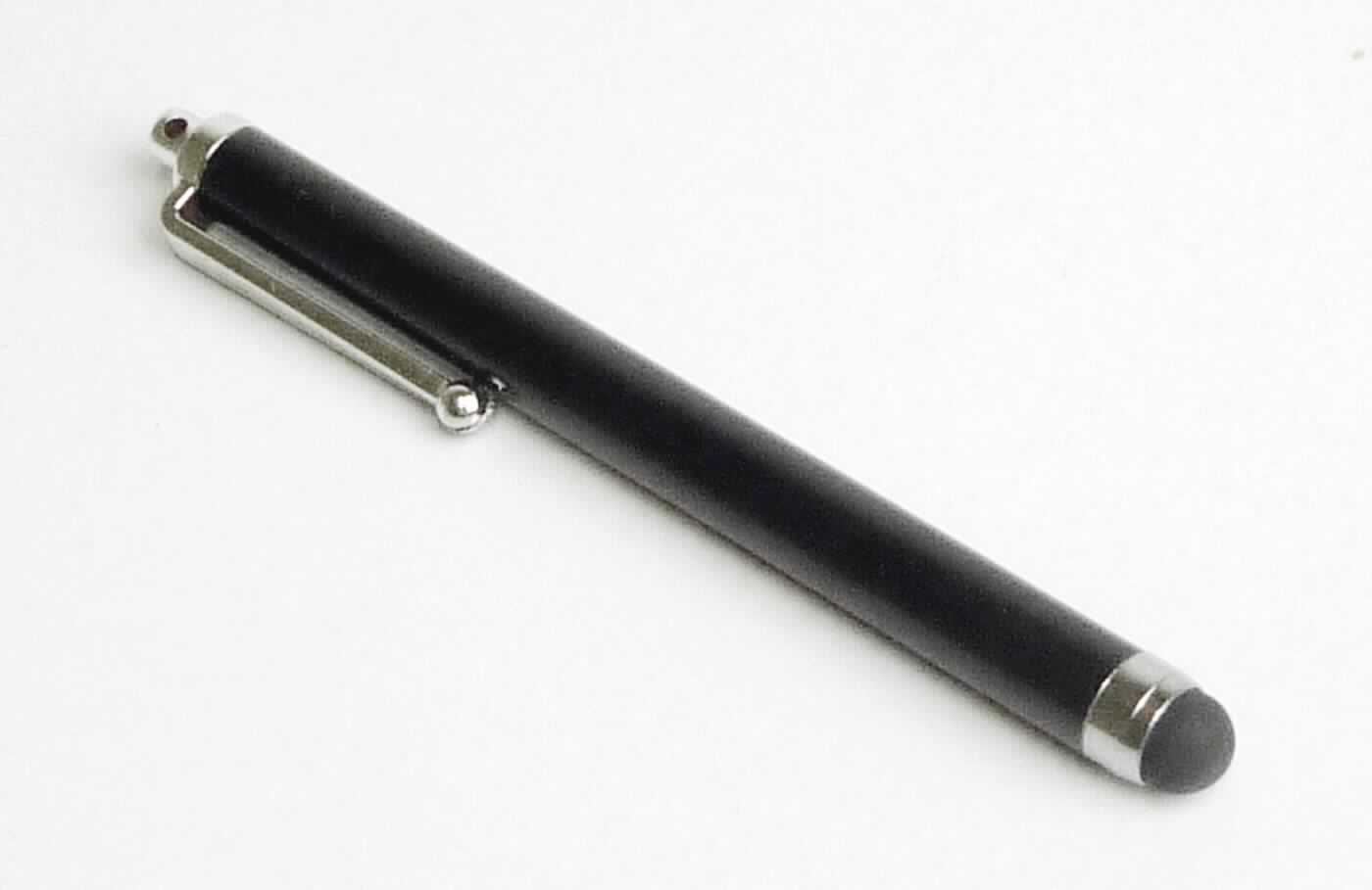 Bei dem sog. "Touch Pen für Smartphones" handelt es sich um einen ca. 11,5 cm langen Eingabestift mit einem Durchmesser von ca. 0,8 cm. Die Ware besteht im Wesentlichen aus einem zylinderförmigen Schaft aus unedlem Metall, der am einen Ende mit einer abgerundeten Kappe aus Kunststoff für die Eingabe und am anderen Ende mit einer Haltevorrichtung mit Lochung und Spange aus Kunststoff ausgestattet ist. Der Eingabestift wird für die Bedienung berührungsempfindlicher (hier kapazitiver) Bildschirme von Smartphones (nicht Gegenstand der vZTA) verwendet.

Die Ware ist als "anderer Stift, kein Kugelschreiber und kein Stift mit poröser Spitze" einzureihen.