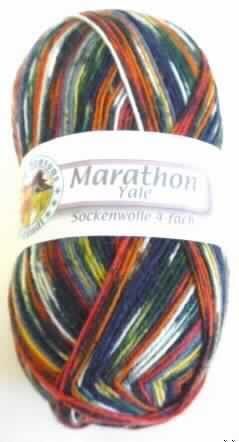 Garn (lt. Antrag: "Handstrickgarn - Marathon Yale 4-fach", siehe Foto)
- aus ca. 70 GHT Wolle und 30 GHT synthetischen Spinnfasern (lt. Antrag: Polyamid),
- in Aufmachungen für den Einzelverkauf (Knäuel, mit einem Gewicht von 100 g),
- gezwirnt (in S-Drehung),
- mit einem Titer von 2380 dtex,
- nicht mit Metalldraht verstärkt (kein Bindfaden der Position 5607),
- bedruckt