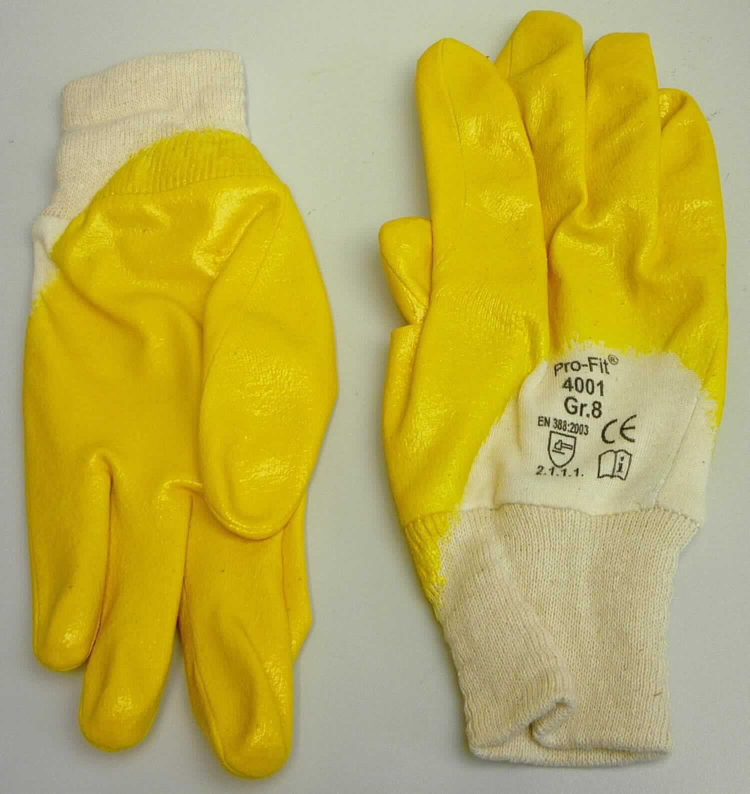 Fingerhandschuhe, sog. 5-Finger-Handschuh, Farbe Natur/Gelb, Größe 8, Foto siehe Anlage,
- paarweise in einem Polybeutel verpackt,
- als Fünffingerhandschuhe gearbeitet,
- aus einfarbigen Gewirken aus laut Antrag Baumwolle,
- nachträglich mit Ausnahme des größten Teils der Stulpe und eines Teils des Handrückens einseitig 
  (Außenseite) im Tauchverfahren mit laut Antrag Nitrilkautschuk (kein Zellkautschuk) überzogen,
- im Bereich des Handrückens bedruckt,
- mit einer angesetzten, doppelt gearbeiteten, gerippt gewirkten Stulpe.

"Fingerhandschuhe, aus Gewirken, mit Kautschuk überzogen"