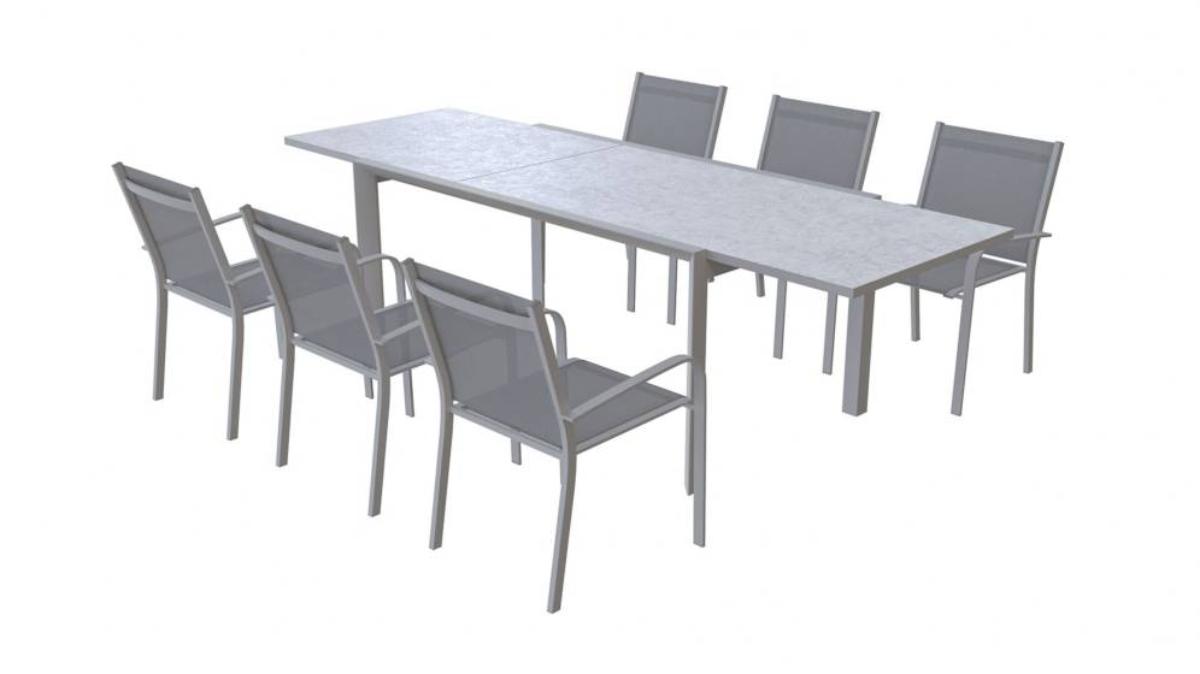 Bei der als „Tinea Chairs, Art.-Nr. WD078“ bezeichneten Ware handelt es sich um Sitzmöbel in Form von ungepolsterten Stühlen; 61 cm x 57 cm x 83 cm (L x B x H).
Die Erzeugnisse bestehen im Wesentlichen aus einem Aluminiumgestell sowie eine Bespannung aus einem Textilbezug.
Der auf den Boden zu stellende Stuhl dient als Einrichtungsgegenstand auf z.B. Terrassen.

Die Ware wird als "anderes als von der Position 9402 und den Unterpositionen 9401 10 bis 9401 69 erfasstes Sitzmöbel, mit Gestell aus Metall, ungepolstert" eingereiht.