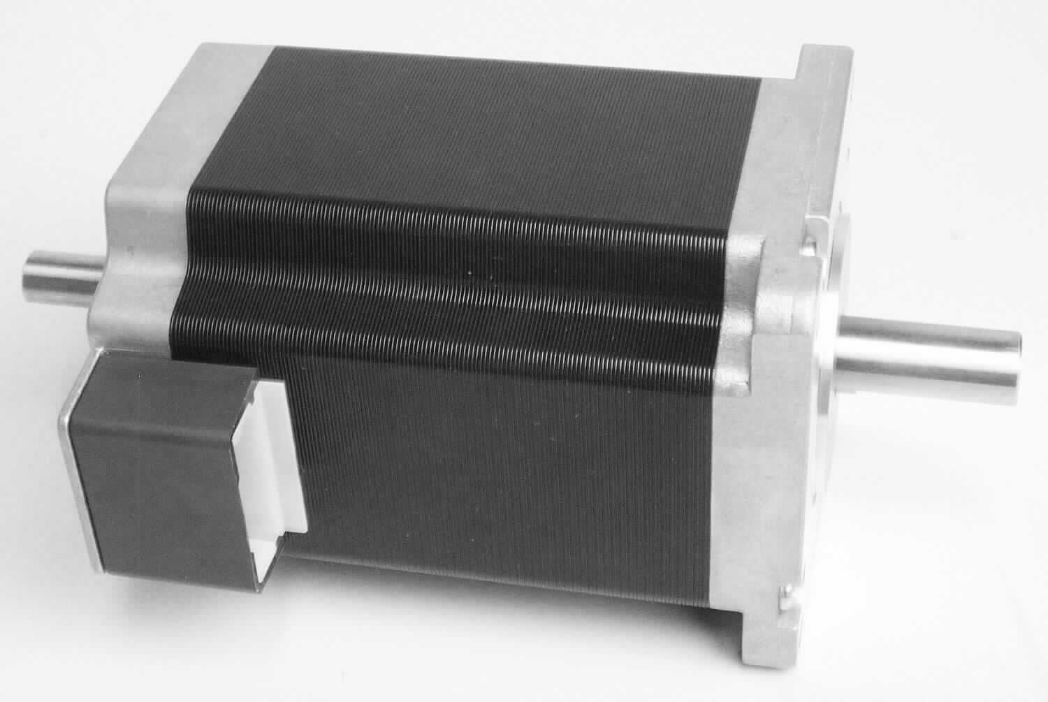 Gleichstrommotor, sog. Schrittmotorantrieb CVK569FMBK
Elektromotor (Schrittmotor), in Form einer funktionellen Einheit mit einem Motortreiber (Driver Package), mit 0,6 m Verbindungskabel,
mit einer Leistung von ca. 35 W, bei einer Versorgungsspannung von 24 VDC,
mit den Abmessungen (Motor) ca. 60 x 60 x 134 mm,
Schrittwinkel 36°.

Der Motor ist als "Elektromotor, mit einer Leistung von 37,5 W oder weniger, kein Synchronmotor mit einer Leistung von 18 W oder weniger, Gleichstrommotor, keine Ware der TARIC-Unterpositionen 8501 1099 10 bis 8501 1099 82" einzureihen.
