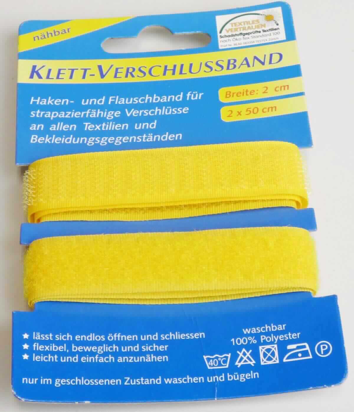 Bänder, sog. Klettverschluss - nähbar, Foto siehe Anlage,
- auf einem bedruckten Pappstreifen aufgewickelt, 
- jeweils mit einer Breite von 2 cm und einer Länge von 50 cm, 
- bestehend aus einem Hakenband (Samtgewebe mit Flor) und einem Flauschband (Schlingengewebe mit Flor), 
  beide aus laut Antrag Polyester (synthetische Chemiefasern), 
- Hakenband an einer Längsseite mit einer echten und an einer Längsseite mit einer unechten Webkante, 
  Flauschband an den beiden Längsseiten mit unechten Webkanten, 
- an den Schmalseiten lediglich geschnitten (nicht konfektioniert), 
- laut Antrag zur Verwendung u. a. als Verschluss für z. B. Kleidung.

"Bänder, keine Waren der Position 5807, aus Samt bzw. aus Schlingengewebe nach Art der Frottiergewebe, aus 
 Chemiefasern"
