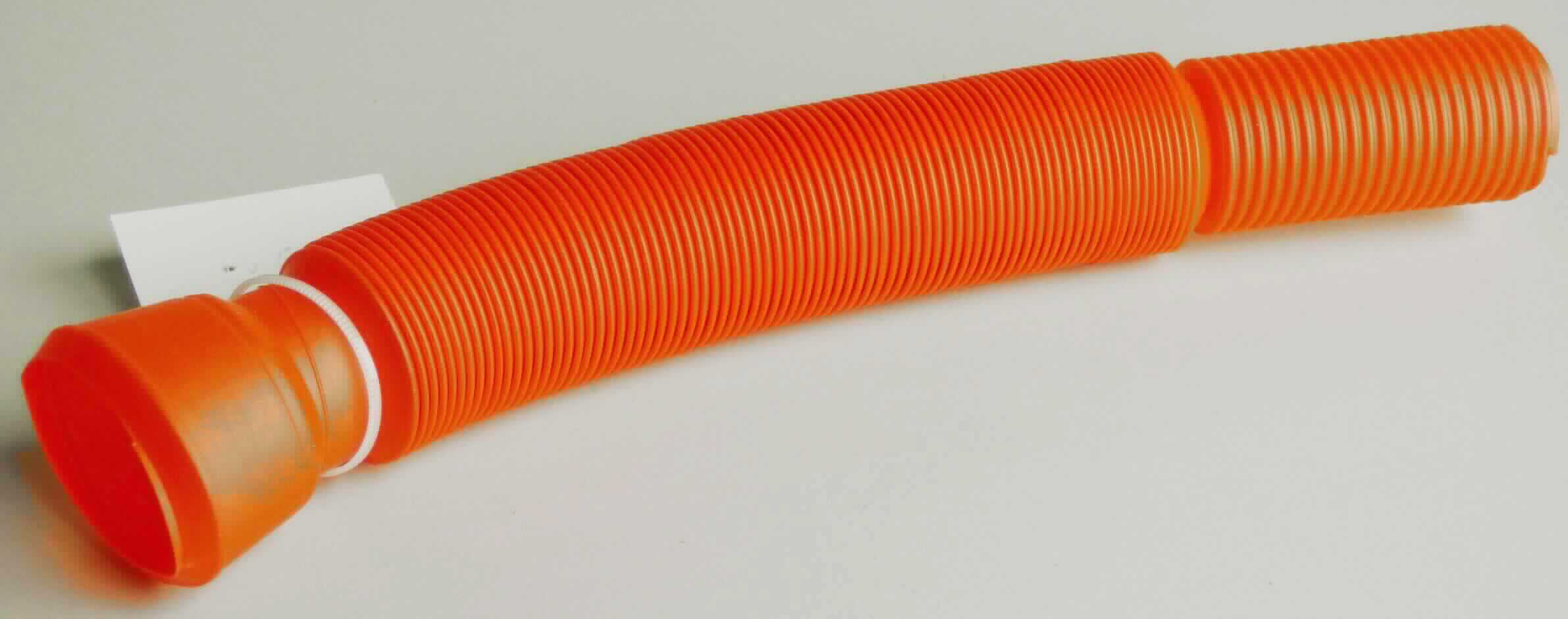 Nach den Angaben des Antragstellers handelt es sich um ausziehbare und biegsame Heulschläuche aus Kunststoff mit einer Gesamtlänge von 75-78 cm, die einseitig eine trichterförmige Öffnung und an der anderen Seite eine Verjüngung zu einem Griff aufweisen. Die Laboruntersuchungen ergaben, dass ein unverstärkter, biegsamer, geriffelter Schlauch aus Kunststoff ohne Anschlussstücke vorliegt.

Die Ware ist als anderer biegsamer Schlauch aus Kunststoffen, weder mit anderen Stoffen verstärkt noch in Verbindung mit anderen Stoffen, ohne Formstücke, Verschlussstücke oder Verbindungsstücke in die Codenummer 3917 3200 90 0 des Zolltarifs einzureihen.