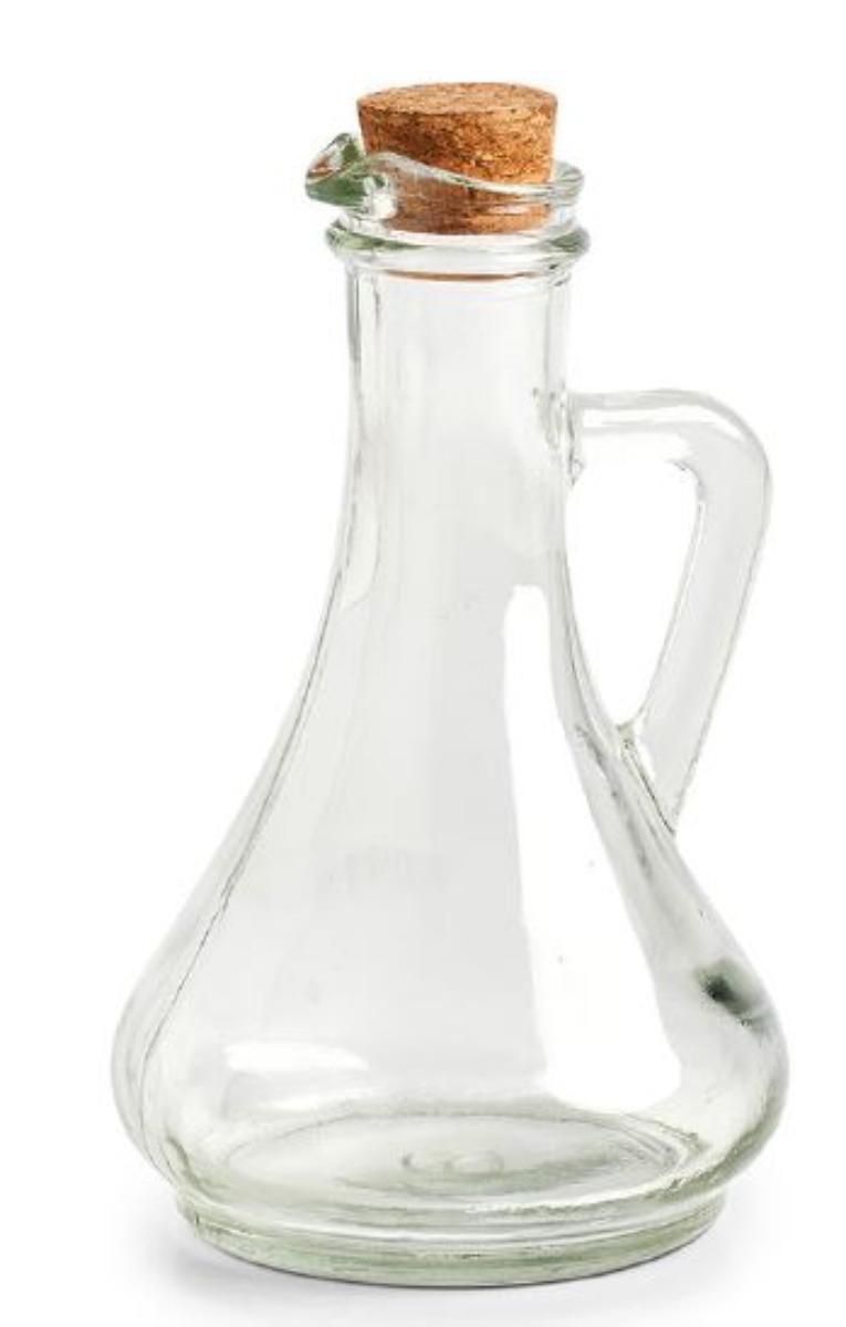 Glasware zur Verwendung bei Tisch und in der Küche, sog. Essig-/Ölflasche, Artikel 19559,
Foto siehe Anlage,
- in Form einer Karaffe aus klarsichtigem, gewöhnlichem Glas (laut Antrag),
- mit einer Ausgusstülle am oberen Rand,
- mit einem Henkel,
- bauchig gearbeitet,
- oben offen; mit einem Stopfen aus Kork versehen,
- in den Abmessungen: ca. 16,5 cm (Höhe) x 10 cm (Durchmesser),
- mit einem Fassungsvermögen von 265 ml (laut Antrag),
- ohne Hinweise auf manuelle Glasentnahme.

"Glasware zur Verwendung bei Tisch oder in der Küche, kein Trinkglas, aus gewöhnlichem Glas,
 mechanisch gefertigt (mechanische Glasentnahme)"