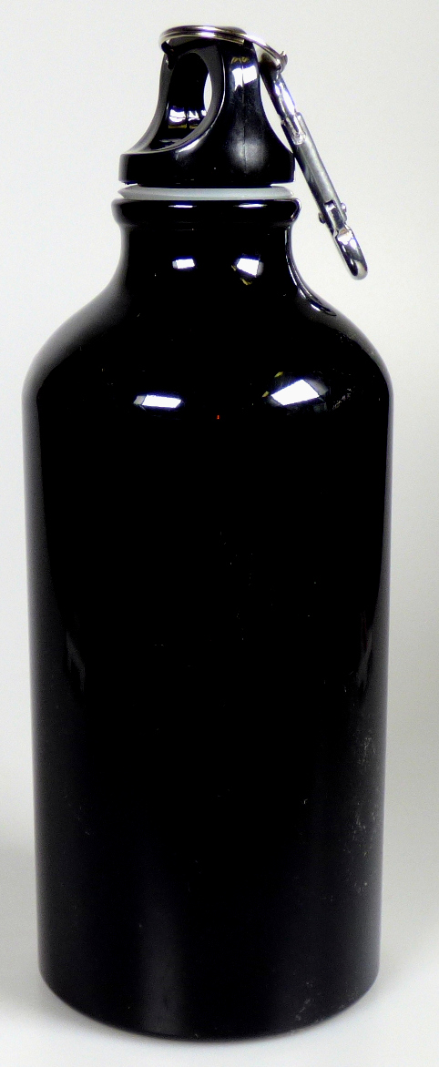 Es handelt sich um aus Aluminium (charakterbestimmend) gefertigte zylindrische Trinkflaschen (nicht gegossen) mit einem Fassungsvermögen von 500 ml, deren Flaschenhälse jeweils ein Innengewinde zur Aufnahme eines abschraubbaren Kunststoffdeckels mit Dichtung aufweisen. Die Außenseite der Erzeugnisse ist farbig lackiert.
Der dazugehörige Kunststoffdeckel mit Dichtung ist im oberen Bereich als Öse ausgeformt, an dieser ist über einen Schlüsselring ein Karabinerhaken befestigt.
- Veranschaulicht durch Angaben des Antragstellers -

Die Trinkflasche aus Aluminium bestimmt im Hinblick auf die Bedeutung für die Verwendung und den Umfang den Charakter der zusammengesetzten Ware.

Abbildung siehe Anlage.

Derartige Erzeugnisse gehören als "andere Haushaltsartikel (als in TARIC-Code 7615 1080 10 genannt) aus Aluminiumen, nicht gegossen" zum TARIC-Code 7615 1080 90.