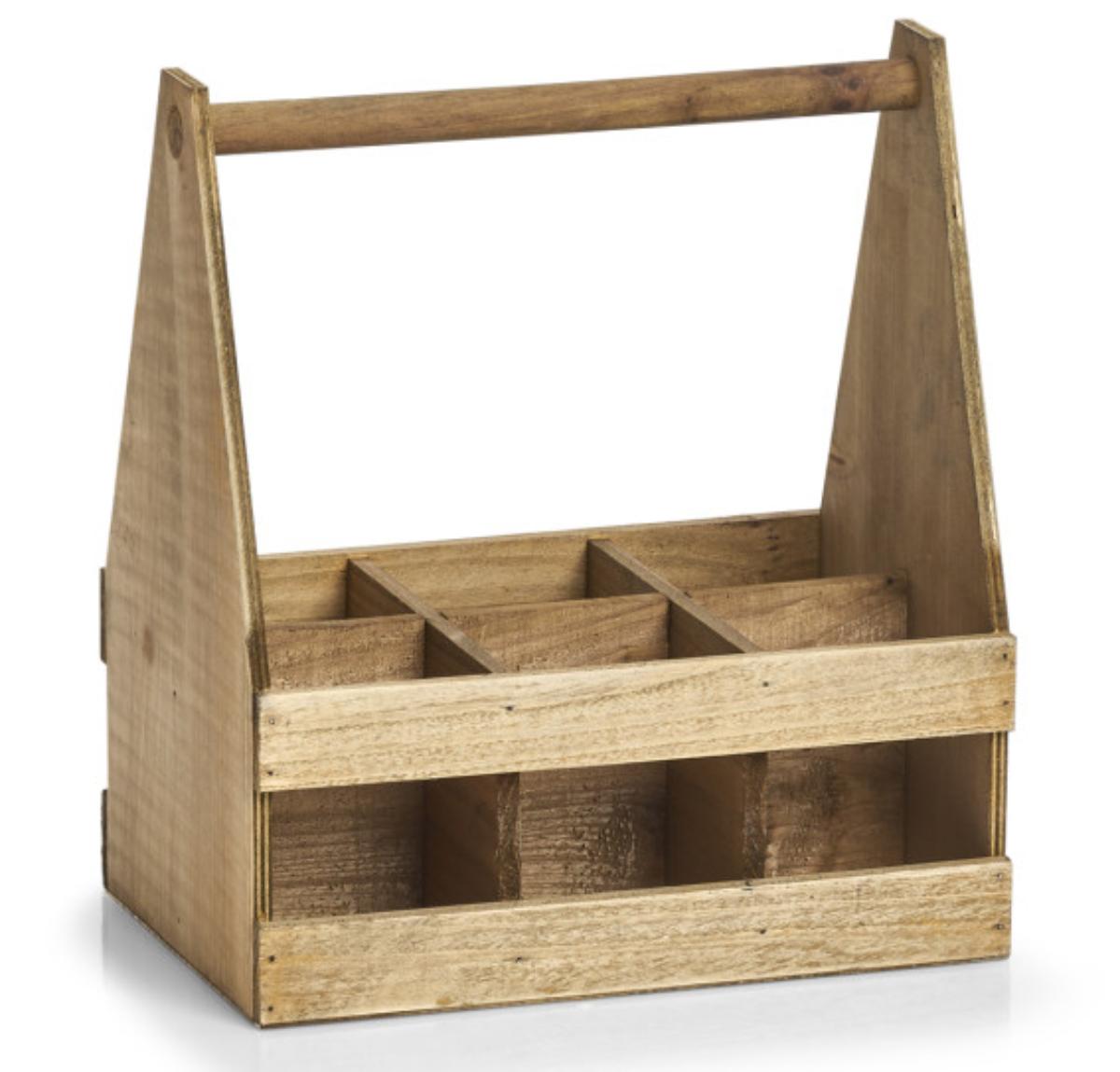 Flaschenträger, Holz, Art. 15195 (Abbildung siehe Anlage)
- rechteckige Kiste, mit Boden und zwei Seitenwände an den Schmalseiten aus Sperrholzplatten,
  je zwei Sperrholzleisten an den Längsseiten sowie einer Tragestange aus massivem Holz, aus
  Tannenholz (lt. Antragsteller), braun lasiert, innen mit Unterteilung zur Aufnahme von Flaschen 
  versehen, mit rauen Oberflächen, scharfkantigen Kanten, durch einfaches Nageln zusammengefügt,
- Abmessungen: ca. 30,5 x 20,5 x 34,5 cm,
- zum Transportieren von Flaschen.

"Kiste aus Holz"
