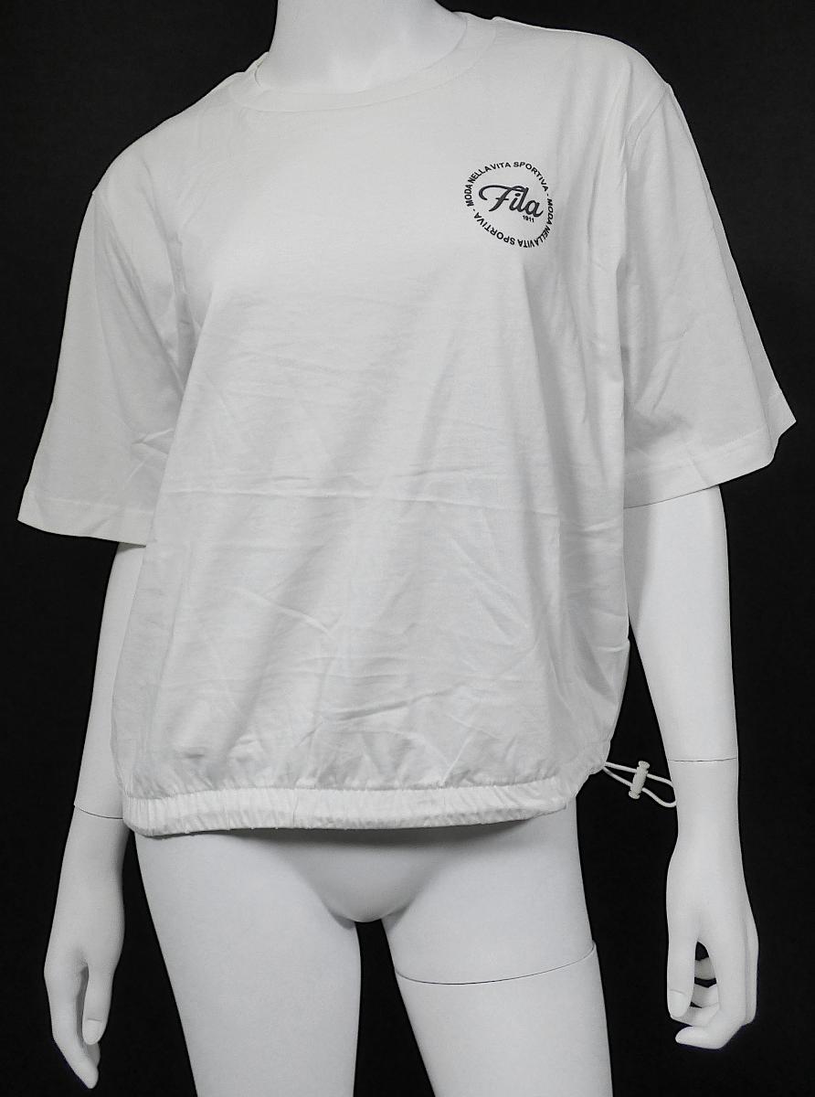 Pullover, sog. SURREY GRAPHIC LOGO TEE, Größe L, Foto siehe Anlage,
- in einem Polybeutel verpackt,
- aus ca. 0,5 mm dicken, einfarbigen Gewirken aus laut Antrag 100 % Baumwolle,
- über die Taille reichend (Rückenlänge: ca. 56,5 cm),
- mit einem runden Halsausschnitt mit einer Blende (u. a. damit kein Unterziehpulli),
- ohne Öffnung und ohne Verschluss,
- ohne Hinweise auf den Trägerkreis (unisex),
- mit kurzen Ärmeln; an den Ärmelenden durch Umschlagen und Festnähen gesäumt,
- mit aufgedruckten Schriftzügen verziert,
- am unteren Rand mit einem Tunnelzug zu verengen (somit keine Kleidung der Positionen 6106 oder
  6109).

"Pullover, aus Gewirken, aus Baumwolle, kein Unterziehpulli, für Frauen"
