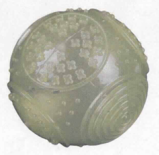 Angaben des Antragstellers:
Ball phosphorisierend, Durchmesser: 7 cm, Material: TPR

Feststellungen an einem Warenmuster:
Grünlich, transparenter Ball aus einem elastischen Material mit Quietschmechanismus. Der Ball ist mit einem Pappanhänger versehen, der den Ball als Tierspielzeug kennzeichnet. Eine vergleichbare Ware wurde hier untersucht und als nicht vulkanisierter Kautschuk identifiziert. Die Waren sind identisch.

Befund:
Es liegt eine andere Ware aus nicht vulkanisiertem Kautschuk im Sinne der Unterposition (KN) 4006 9000 vor.