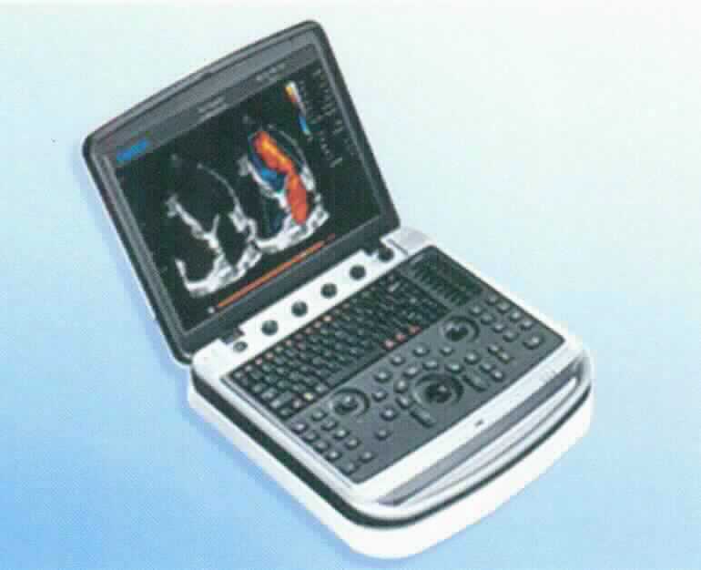 Sog. Sonobook 9 Paket Al-2, REF 15.600.01.102, im Wesentlichen bestehend aus 
- einem Laptop-ähnlichen Gerät mit einem Bedienfeld mit Tastatur, Reglern und Bedienknöpfen sowie einem klappbaren Monitor,
- drei Schallköpfen sowie
- einem rollbaren Gerätewagen mit Drucker.
Äußere Form: siehe Abbildung in der Anlage.
Die Komponenten sind über Kabel miteinander verbunden und stellen eine funktionelle Einheit dar. Das Gerät wird von Ärzten unter anderem zur fetalen bzw. embryonalen Ultraschalldiagnostik und zur Ultraschalluntersuchung der inneren Organe verwendet. 
Die Ware wird als "medizinisches Ultraschalldiagnosegerät" eingereiht.