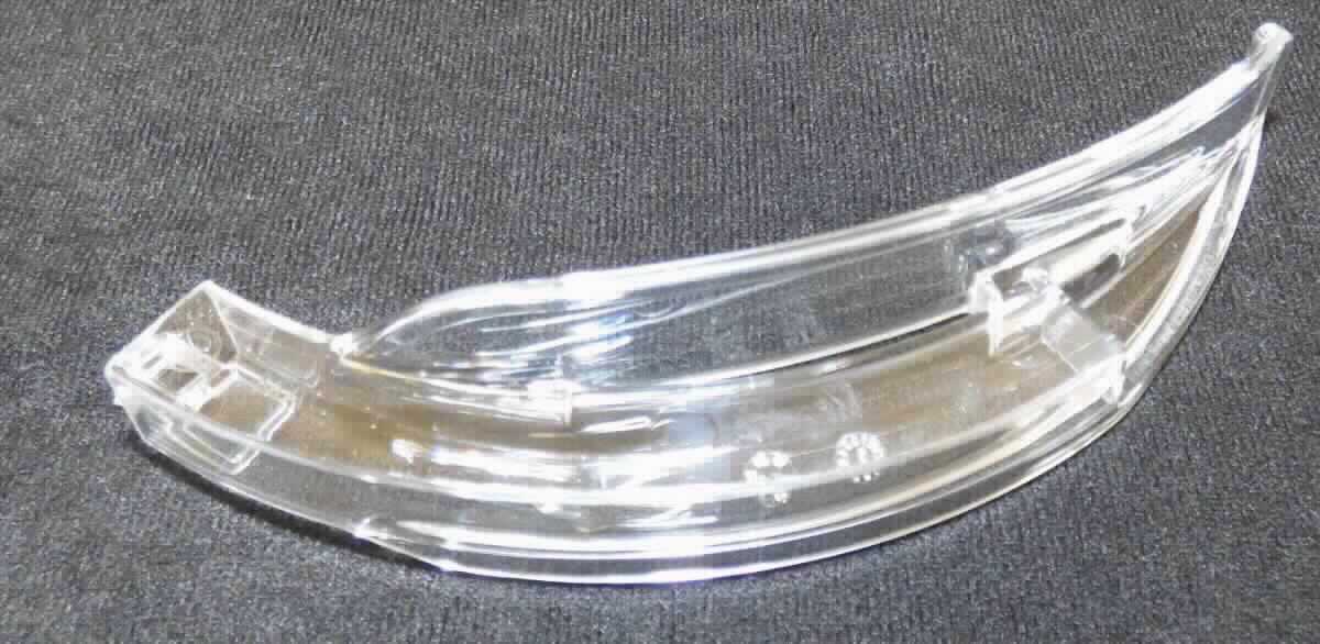 Sog. Einmal-Spatel für Videolaryngoskop, in verschiedenen Ausführungen (REF 91.000.03.001 bis 004), in Form eines speziell geformten Erzeugnisses aus transparentem Polycarbonat, zum Aufstecken auf das Kameraende eines Videolaryngoskops (nicht Gegenstand der vZTA-Entscheidung) zum Einführen in den Rachen eines Patienten. An einer seitlichen Nut des Einmal-Spatels kann ein Beatmungsschlauch (nicht Gegenstand der vZTA-Entscheidung) in die Luftröhre des Patienten eingeführt werden.
Die Ware ist in einem Polybeutel verpackt und wird als "Teil, erkennbar hauptsächlich für ein medizinisches Gerät, anderes als in den Unterpositionen (KN) 9018 1100 bis 9018 9010 genannt, Endoskop (hier: Laryngoskop)" eingereiht.