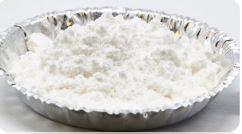 Heterocyclische Verbindung; 2-(2H-Benzotriazol-2-yl)-4﻿,﻿6-bis(1-methyl-1phenylethyl)phenol

Bei der Ware handelt es sich laut den vorgelegten Unterlagen um die chemisch einheitliche Verbindung 2-(2H-Benzotriazol-2-yl)-4﻿,﻿6-bis(1-methyl-1-phenylethyl)phenol mit einer Reinheit von mindestens 99 %. Die CAS-Nummer lautet 70321-86-7. Eine synonyme Bezeichnung ist 2-[2-Hydroxy-3﻿,﻿5-di(1﻿,﻿1-dimethylbenzyl)phenyl]-2H-benzotriazol. Die Ware kennzeichnet sich als weißes Pulver und wird als UV-Absorber verwendet.

Die Ware ist als andere heterocyclische Verbindung, nur mit Stickstoff als Heteroatome, in die Unterposition 2933 9980 der Kombinierten Nomenklatur einzureihen.