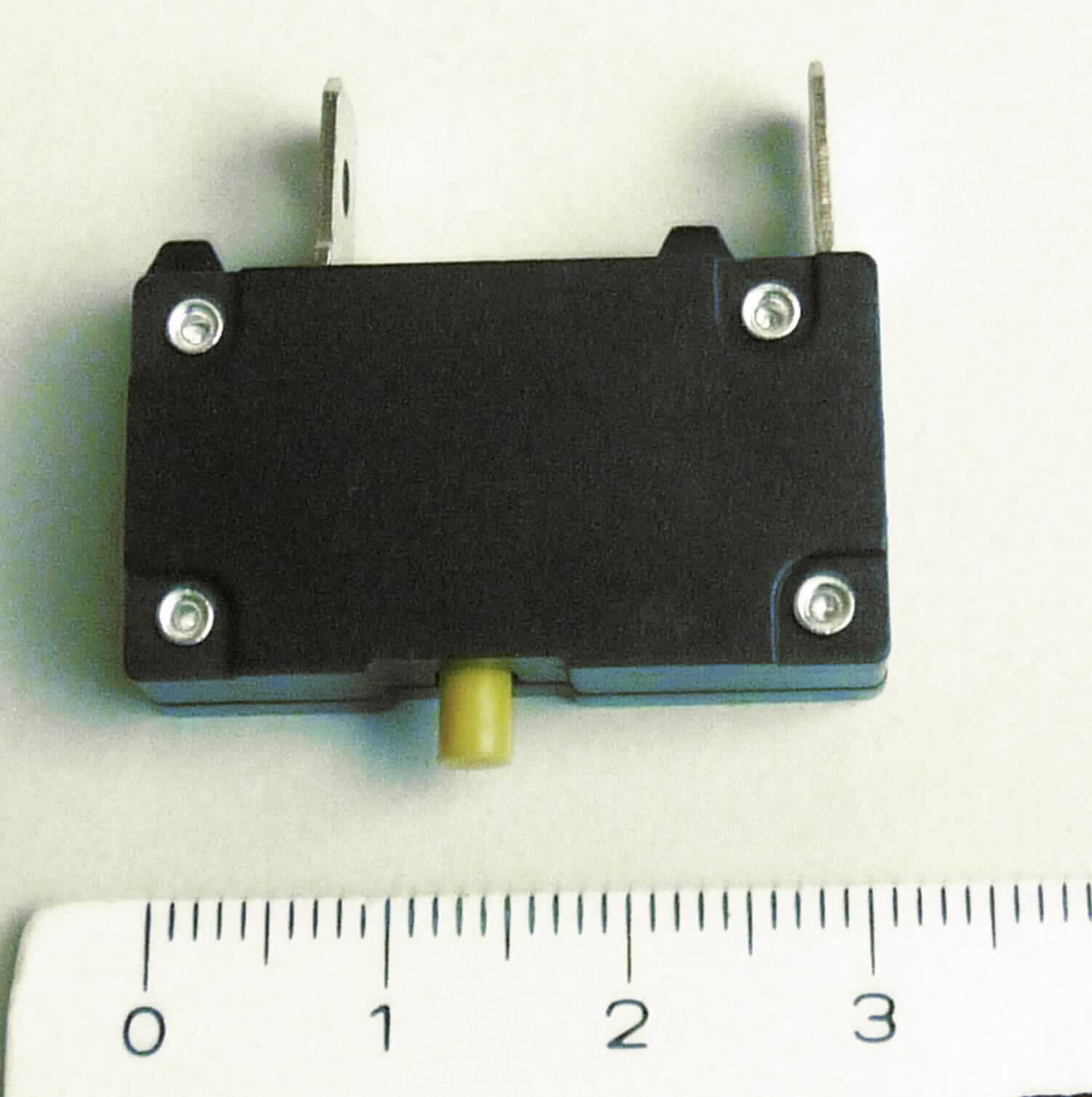 Sog. Thermosicherung,
- automatic circuit breaker bestehend aus einem quaderförmigen Kunststoffgehäuse mit einem Bimetallstreifen (zur automatischen thermischen Auslösung), einem Rückstellbetätiger und Anschlusskontakten,
- für eine Spannung von 250 VAC und eine Stromstärke von 15 A,
- zum Einbau in Steckdoseneinheiten, 
- zum Schützen von elektrischen Stromkreisen durch automatisches Unterbrechen bei einem Überlaststrom. 

Die Ware ist als "elektrisches Gerät zum Schützen von elektrischen Stromkreisen, Leistungsschalter, für eine Spannung von weniger als 1000 V, für eine Stromstärke von nicht mehr als 63 A, nicht für bestimmte Luftfahrzeuge" einzureihen.

Anlage: 1 Abbildung