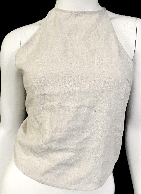 Oberteil, sog. Bluse für Frauen, Style 768307099, Größe S, Foto siehe Anlage,
- aus ca. 0,7 mm dicken (leichten), einfarbigen Geweben aus laut Antrag 80 % Viskose (künstliche
  Chemiefasern) und 20 % Leinen,
- über die Taille reichend (Rückenlänge: laut Antrag 46 cm), 
- hinten, im Bereich der Taille mit ca. 10 cm breiten "Flügeln" mit je vier Schlaufen aus dem o. g.
  Gewebe ausgestattet, durch die zwei am oberen, gerade gearbeiteten Rand seitlich angenähte,
  ca. 130 cm lange, schmale Bänder aus den o. g. Geweben durchgezogen und im Rücken gekreuzt
  verschnürt werden,
- mit Brustabnähern, somit erkennbar Frauenkleidung,
- am unteren Rand durch Umschlagen und Festnähen gesäumt,
- bedeckt aufgrund der Ausstattung und des Schnitts nicht den Oberkörper, u. a. damit keine Ware 
  der Position 6206.

"Kleidung, andere als in den Positionen 6201 bis 6210 genannte, aus Geweben, andere als in den
 Unterpositionen 6211 11 bis 6211 20 genannte, für Frauen, aus Chemiefasern, andere als in den
 Unterpositionen 6211 4310 bis 6211 4331 genannte"