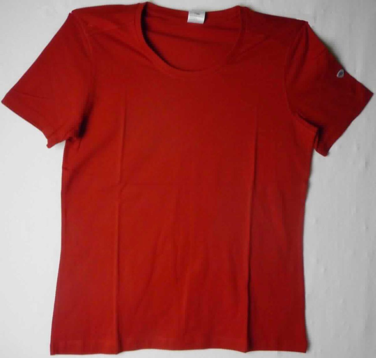 T-Shirt, sog. T-Shirt für Damen, Art. 1715-234-81, Größe M, Foto siehe Anlage,
- in einem Polybeutel verpackt,
- aus ca. 0,5 mm dicken (leichten), einfarbigen Gewirken aus laut Antrag 97 % Baumwolle und 3 % Elasthan
  (synthetische Chemiefasern),
- über die Taille reichend (Rückenlänge: ca. 67 cm),
- mit einem runden, leicht halsfernen Ausschnitt, 
- ohne Öffnung und ohne Verschluss,
- mit kurzen, enganliegenden Ärmeln,
- am unteren Rand durch Umschlagen und Festnähen gesäumt.

"T-Shirt, aus Gewirken, aus Baumwolle"