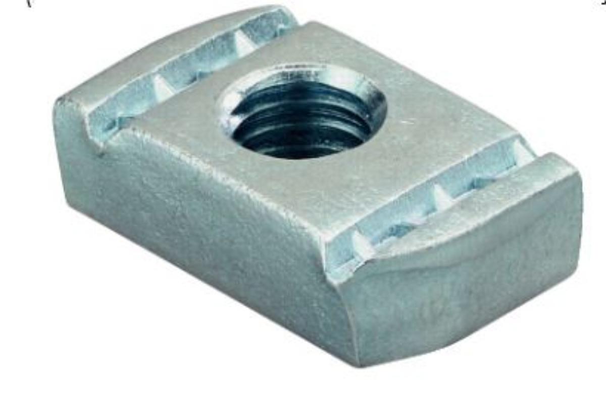 Es handelt sich um quaderförmige Muttern aus Stahl (kein nicht rostender Stahl) mit einem metrischen Innengewinde und einer Lochweite von 10 mm (M 10). Die Muttern sind an einer Seite mit einer schräg verlaufenden Nut und auf der anderen Seite an den kurzen Enden mit "Zahnungen" versehen. Die Erzeugnisse dienen zur Befestigung von "FUS-Schienen" und sind zu 100 Stück in einem Pappkarton verpackt.
Abmessungen: Höhe ca. 8 mm, Länge ca. 35 mm, Breite ca. 20 mm
- Antragstellerangaben -

Derartige Erzeugnisse gehören als "andere Muttern aus Stahl, (kein nicht rostender Stahl) mit Gewinde, mit einer Lochweite von 12 mm oder weniger" zum TARIC-Code 7318 1692 90.