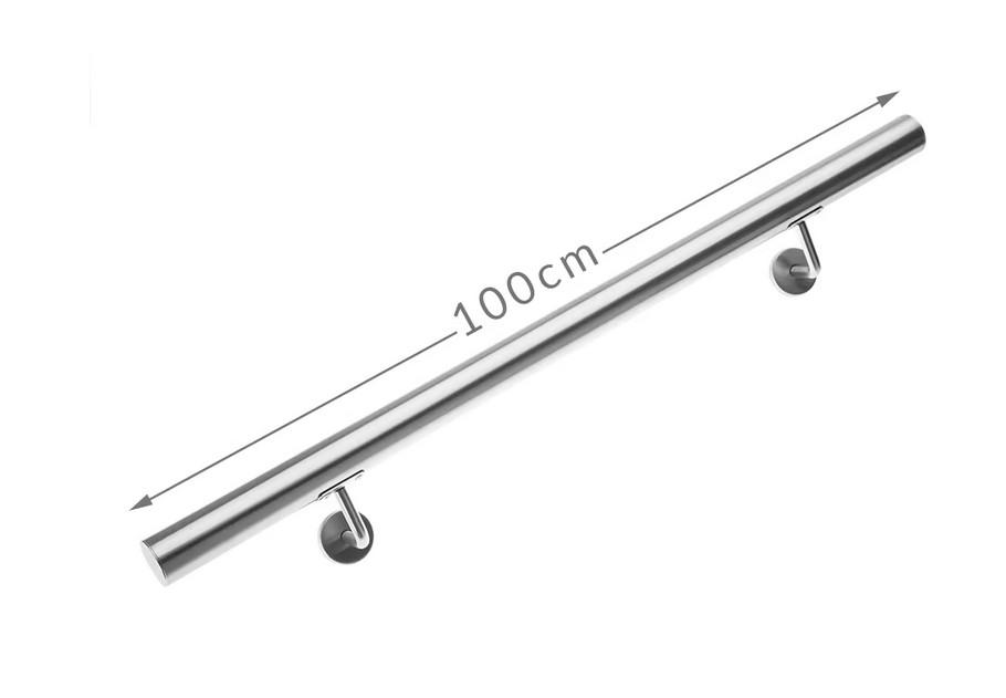 Es handelt sich um ein Set, bestehend aus einem 1000 mm langen, silberfarbenen Handlauf aus Stahl mit einem über die gesamte Länge gleichbleibenden, kreisrunden Querschnitt (Querschnittsabmessung: 42 mm) sowie zwei dazugehörenden Wandhalterungen aus Stahl, jeweils bestehend aus einem rechtwinklig gebogenen Stab, der an einem Ende mit einer Aufnahmeplatte und an dem anderen Ende mit einer kreisrunden Rosette versehen ist. Das Set ist in einem Karton verpackt. 
- Antragstellerangaben -

Abbildungen siehe Anlagen. 

Derartige Erzeugnisse gehören als "andere Konstruktionen aus Stahl" zum TARIC-Code 
7308 90 98 90.