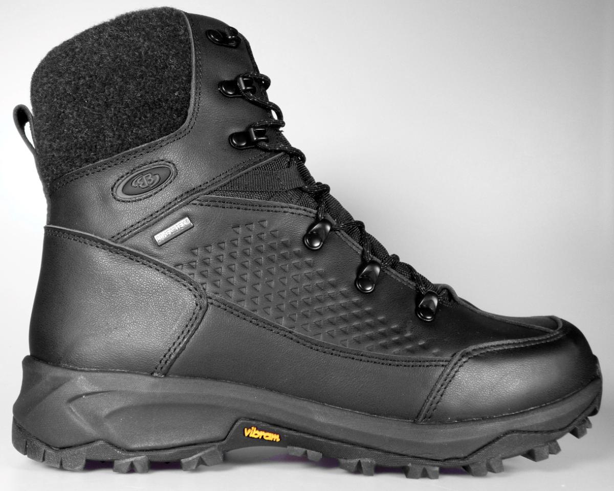 Stiefel, sog. Freizeitschuhe, unisex, Größe 41, Foto siehe Anlage,
- mit Laufsohlen aus (laut Antrag) Kunststoff; ohne Hauptsohle aus Holz,
- mit Oberteil aus Leder (den größten Teil der Außenfläche bildend) und Spinnstoff,
- auf das Oberteil sind Verstärkungsteile aus Leder und Spinnstoff aufgesetzt,
- gefüttert,
- mit Schnürsenkelverschluss, teilweise mit abstehenden Haken,
- ohne Metallschutz in der Vorderkappe,
- den Knöchel, jedoch nicht die Wade bedeckend,
- mit einer Länge der Innensohle von ca. 27,3 cm,
- nicht als Männer- oder Frauenschuhe erkennbar.

"Schuhe mit Laufsohlen aus Kunststoff und Oberteil aus Leder, andere als in den Unterpositionen
 6403 1200 bis 6403 9105 genannte, den Knöchel, jedoch nicht die Wade bedeckend, andere als
 in der Unterposition 6304 9111 genannte, nicht als Männer- oder Frauenschuhe erkennbar"