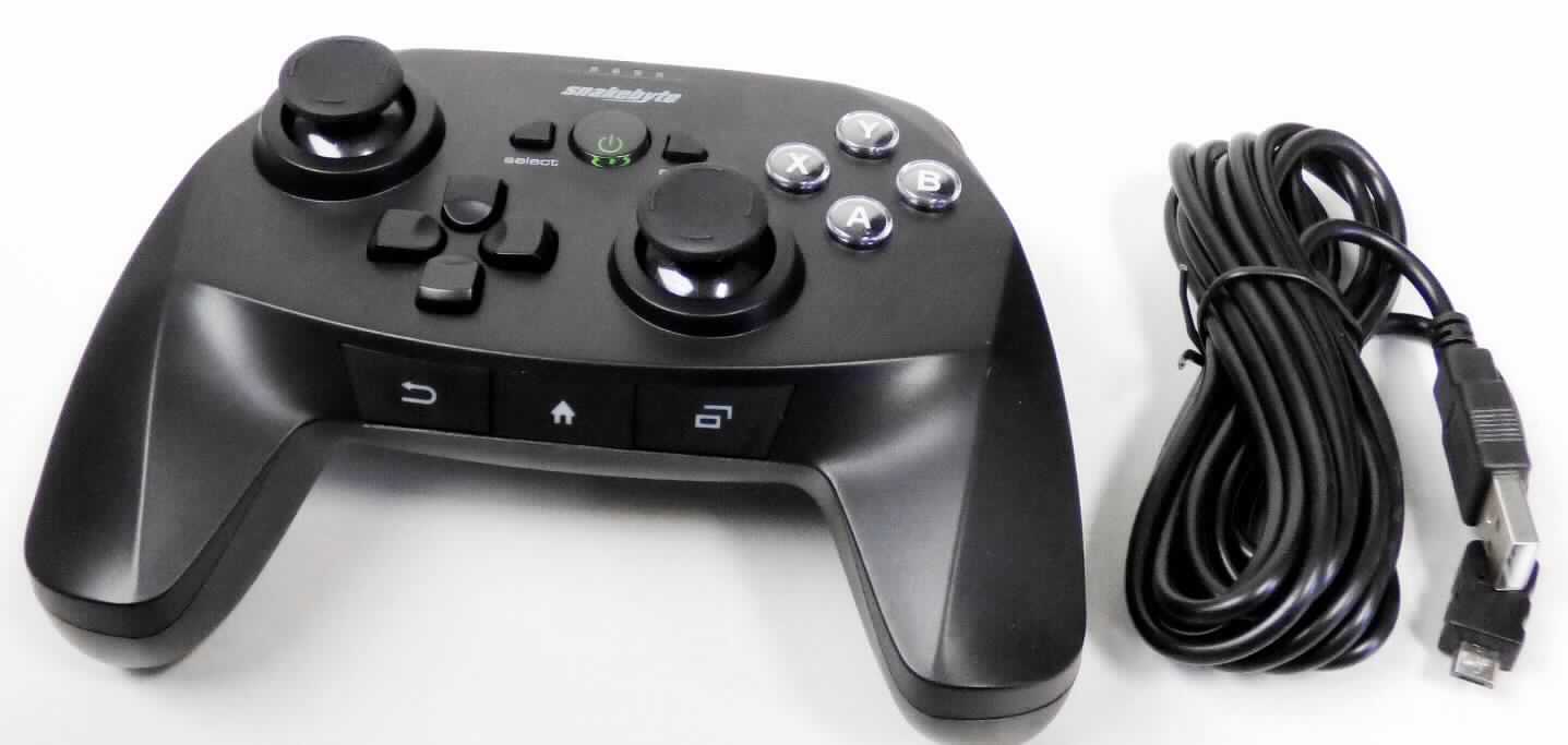 Eingabeeinheit, sog. snakebyte VR:Controller (Art. SB909993), in Form einer Warenzusammenstellung aus einem Kabel und einem Controller (charakterbestimmend im Hinblick auf die Verwendung). Das ca. 150 x 55 x 105 mm große Erzeugnis verfügt über ein Steuerkreuz, zwei Analog-Sticks, zwei Trigger, zwei Schultertasten sowie Funktionstasten. Das Gerät ist mit einem Bluetooth-Modul und einem USB-Anschluss ausgestattet. Es dient zur Eingabe von XY-Koordinaten zur Steuerung von Spielen auf Geräten mit Android-Betriebssystem. Die Eingabeeinheit ist an die Zentraleinheit einer automatischen Datenverarbeitungsmaschine anschließbar und in der Lage, Daten in einer vom System verwendbaren Form zu liefern.
Die Bestandteile der Zusammenstellung sind gemeinsam in einem Karton für den Einzelverkauf aufgemacht.

Die Ware wird als "Eingabeeinheit für automatische Datenverarbeitungsmaschinen, keine Tastatur" eingereiht.

Anlage: 1 Abbildung
