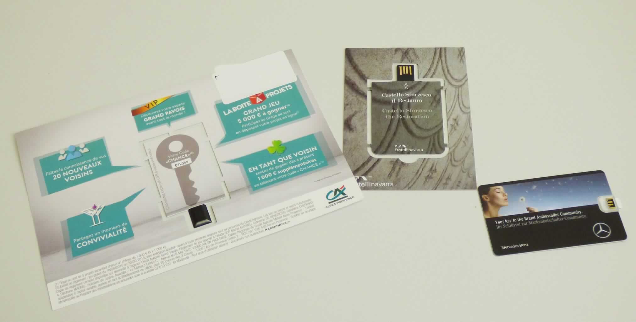 Sog. WebKey (elektronischer Schlüssel), auch als WEBCARD bezeichnet, bestehend aus einer rechteckigen Karte aus Kunststoff oder Pappe mit integriertem USB-Stecker, in dem ein nichtflüchtiger Halbleiter-Aufzeichnungsträger (EPROM) verbaut ist. 
Die Speicherkapazität des Aufzeichnungsträgers beträgt 84 Zeichen (URL und Autorun-Funktion). Aufgezeichnete Daten können nachträglich nicht verändert werden (nicht löschbar).
Der auf dem Aufzeichnungsträger programmierte Direktzugang zum Internet enthält für Werbungszwecke individuell gestaltete Printprodukte.

Die Ware wird in einer Pappverpackung für die Einzelnutzung angeboten.

Das Erzeugnis wird als "Halbleiter-Aufzeichnungsträger, nicht flüchtige Halbleiterspeichervorrichtung, mit Aufzeichnung, keine ausschließliche Tonaufzeichnung (Hörbuch)" eingereiht.

Anlage: 1 Abbildung