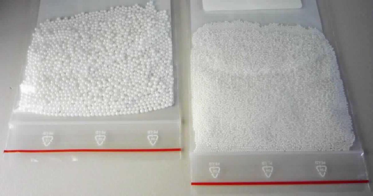 Keramische Waren zu technischen Zwecken, sog. Keramikkugeln, Foto siehe Anlage,
- weiße, keramische Kugeln,
- laut Antrag:
- - nach vorheriger Formgebung keramisch gebrannt (gesintert),
- - aus Zirkonium-, Haffnium- und Yttriumoxid,
- - mit einer Mohsschen Härte von weniger als 9,
- - zur Verwendung in Rührwerkskugelmühlen,
- die Kugeln werden als Teile aus keramischen Stoffen nicht vom Warenkreis des Kapitels 84 erfasst.

"Keramische Waren zu technischen Zwecken, andere als aus Porzellan, mit einer Mohsschen Härte
 von weniger als 9, andere als in den Codenummer 6909 1900 20 0 bis 6909 1900 70 0 genannte"