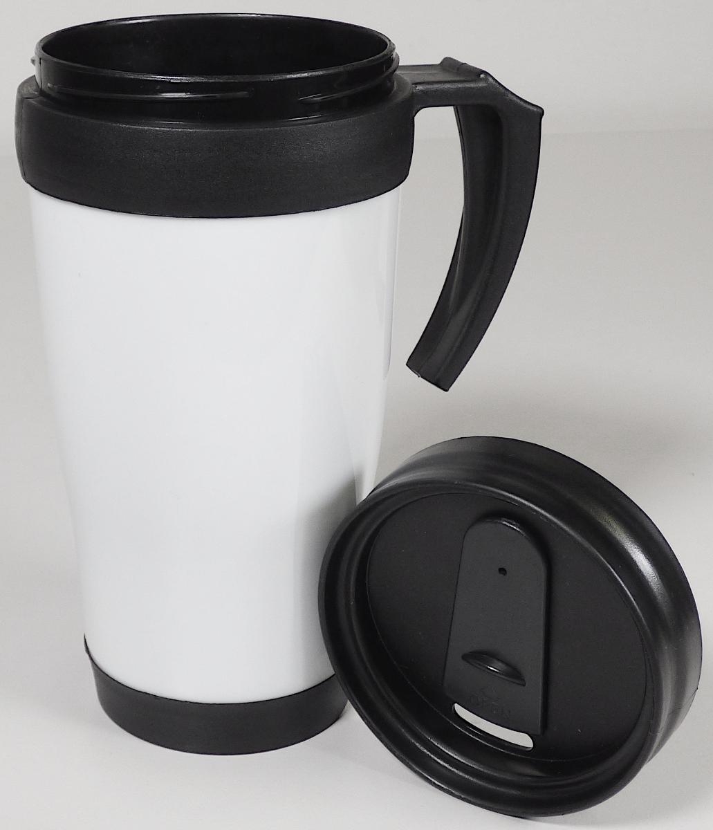 Nach den Antragsangaben sowie dem vorliegenden Warenmuster handelt es sich um einen doppelwandigen Isolierbecher ohne Vakuum mit einem Fassungsvolumen von ca. 400 ml.
Das in verschiedenen Farben erhältliche Erzeugnis (ca. Ø 8,2 x H 17,7 cm) besteht aus einem formgepressten, konisch geformten, farbigen Innenbecher aus Polystyrol und einem klarsichtigen Außenbecher aus Polypropylen, beides Kunststoffe im Sinne der Anmerkung 1 zu Kapitel 39.
Der Becher verfügt über einen passgenauen, schraubbaren Kunststoffdeckel (PP) mit einem Dichtring aus Silikon sowie eine aufschiebbare Trinköffnung und ist mit einem Henkel ausgestattet.
Das Erzeugnis ist in einem Karton für den Verkauf aufgemacht. Derartige Waren werden üblicherweise als Trinkbecher für Heiß- und Kaltgetränke im Haushalt und unterwegs verwendet. 

Zolltarifrechtlich handelt es sich um einen "Haushaltsartikel aus Kunststoff, Artikel für den Tisch- oder Küchengebrauch, anderer als in den TARIC-Codes 3924 1000 11 bis 3924 1000 20 genannt".
