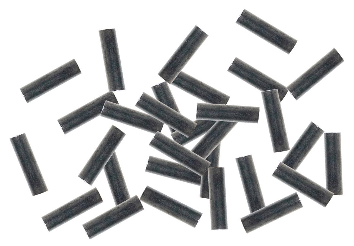 Rohre aus Messing; Quetschhülsen

Bei der Ware handelt es sich um gerade Rohre mit einem kreisförmigem Querschnitt. Die Ware hat eine Länge von 9,52 mm. Der Außendurchmesser beträgt 1,60 mm bis 2,79 mm. Die Ware ist in Verpackungseinheiten zu 30 Stück für den Einzelverkauf aufgemacht. Die Ware wird den Angaben nach im Anglerbedarf verwendet.
Den Ergebnissen der Untersuchung nach ist die Ware aus der Kupferlegierung Messing gefertigt worden.

Die Ware wird nach ihrer stofflichen Beschaffenheit als Rohre aus Kupfer, aus Kupferlegierungen, aus Kupfer-Zink-Legierungen (Messing), gerade, in die Codenummer 7411 2110 00 0 des Zolltarifs eingereiht.