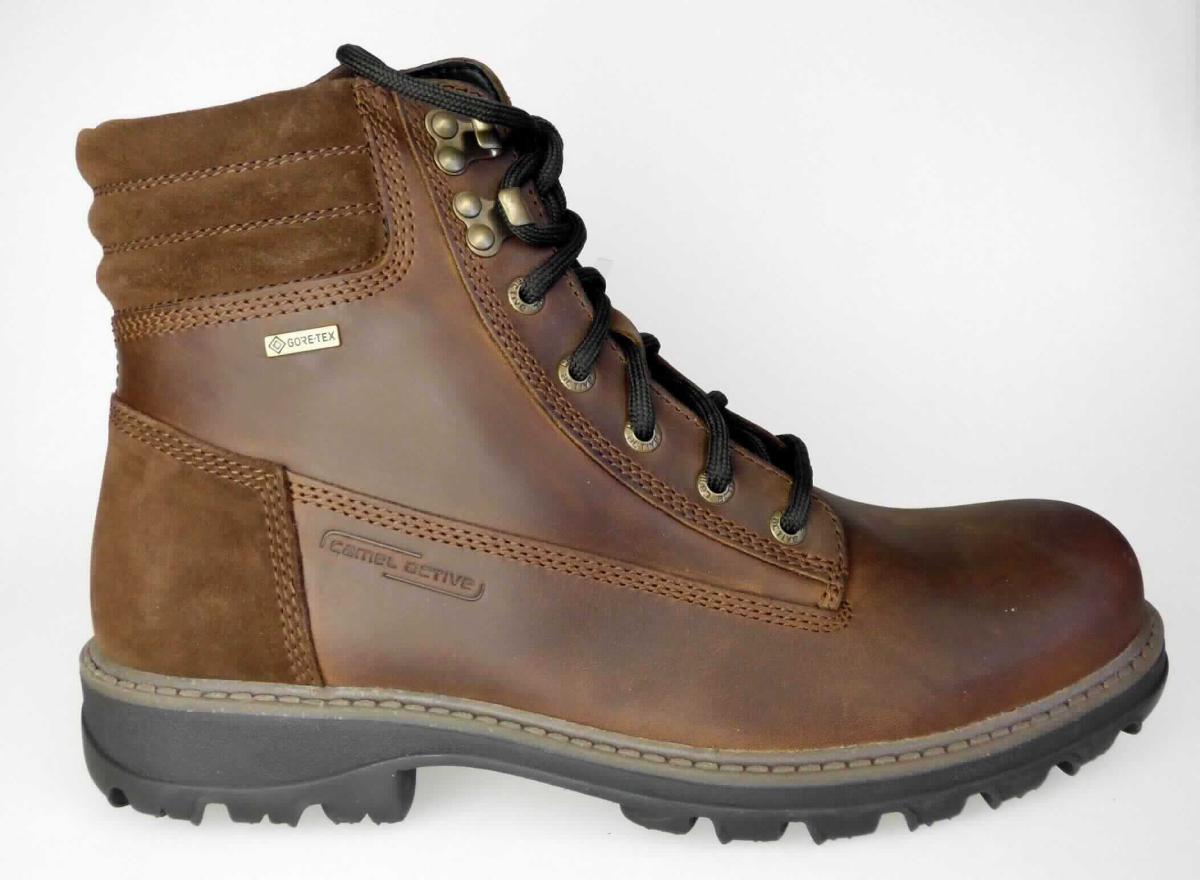 Stiefel (Größe 7,5, Foto siehe Anlage)
- mit Laufsohlen aus Kunststoff/Kautschuk; ohne Hauptsohle aus Holz,
- mit Oberteil aus Leder,
- gefüttert,
- mit Schnürsenkelverschluss, teilweise mit abstehenden Haken,
- ohne Metallschutz in der Vorderkappe,
- den Knöchel, jedoch nicht die Wade bedeckend,
- mit einer Länge der Innensohle von ca. 27,5 cm,
- als Männerschuh erkennbar.

"Schuhe mit Laufsohlen aus Kunststoff/Kautschuk und Oberteil aus Leder, andere als in den Unterpositionen
 6403 1200 bis 6403 9105 genannte, den Knöchel, jedoch nicht die Wade bedeckend, mit einer Länge der
 Innensohle von mehr als 24 cm, für Männer"