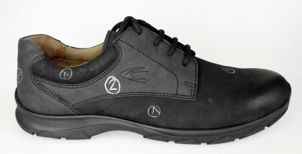 Halbschuhe (Größe 7,5, Foto siehe Anlage)
- mit Laufsohlen aus Kunststoff/Kautschuk; ohne Hauptsohle aus Holz,
- mit Oberteil (geschlossenes Blatt) aus Leder (den größten Teil der Außenfläche bildend) und
  Kunststoff (Spinnstoff mit einer mit bloßem Auge wahrnehmbaren Außenschicht aus Kunststoff),
- mit Schnürsenkelverschluss,
- ohne Metallschutz in der Vorderkappe,
- nicht den Knöchel bedeckend, 
- mit einer Länge der Innensohle von ca. 27,6 cm,
- als Männerschuh erkennbar.

"Schuhe mit Laufsohlen aus Kunststoff/Kautschuk und Oberteil aus Leder, andere als in den Unterpositionen 
 6403 1200 bis 6403 9991 genannte, für Männer"