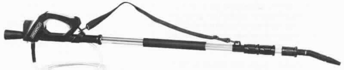 Teleskoplanze PTL 4 A1
- aus einem Griffstück mit Einschalthebel, Teleskoprohr, Schultergurt, Düse und Anschluss
  für Hochdruckreiniger (Abbildung siehe Anlage),
- zum Anschluss an einen Hochdruckreiniger, um einen Wasserstrahl zu erzeugen,
- in einer gemeinsamen Verkaufsumschließung mit Adapter und Sicherungsklemme (Beipack).
Die Teleskoplanze bestimmt den Charakter des Ganzen.

"Teil, erkennbar ausschließlich für mechanische Apparate zum Verspritzen von Flüssigkeiten 
 bestimmt, keine Ware der TARIC-Codes 8424 9020 00 bis 8424 9080 20 (Warenzusammenstellung 
 in Aufmachung für den Einzelverkauf aus Teleskoplanze -charakterbestimmend- und Beipack)
 - sog. Teleskoplanze"