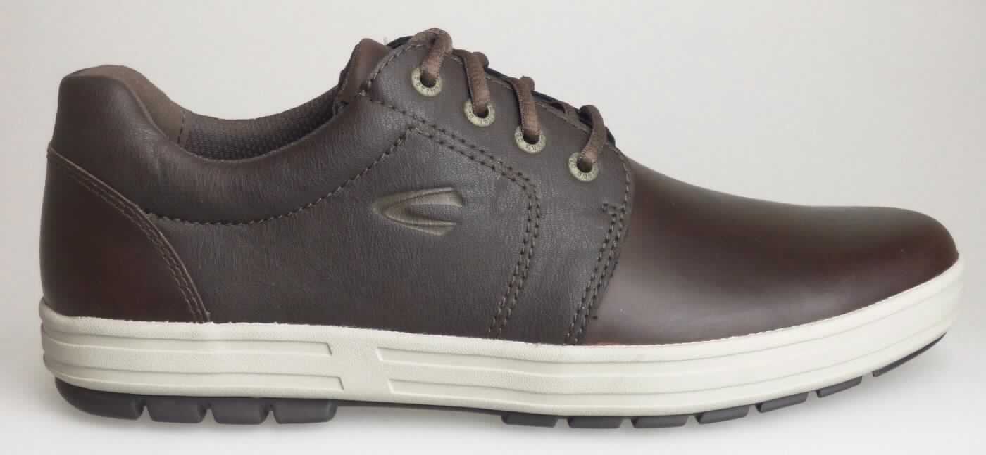 Halbschuhe (lt. Antrag: "Freizeitschuh für Herren, Größe 7,5", Foto siehe Anlage)
- mit Laufsohlen aus Kunststoff/Kautschuk; ohne Hauptsohle aus Holz,
- mit Oberteil (geschlossenes Blatt) aus Leder (den größten Teil der Außenfläche bildend) und Kunststoff (Spinnstoff 
  mit einer mit bloßem Auge wahrnehmbaren Außenschicht aus Kunststoff),
- mit Schnürsenkelverschluss,
- ohne Metallschutz in der Vorderkappe,
- nicht den Knöchel bedeckend, 
- mit einer Länge der Innensohle von ca. 27,8 cm,
- für Männer (u. a. weiter Schnitt).

"Schuhe mit Laufsohlen aus Kunststoff/Kautschuk und Oberteil aus Leder, andere als in den Unterpositionen
 6403 1200 bis 6403 9991 genannte, für Männer"