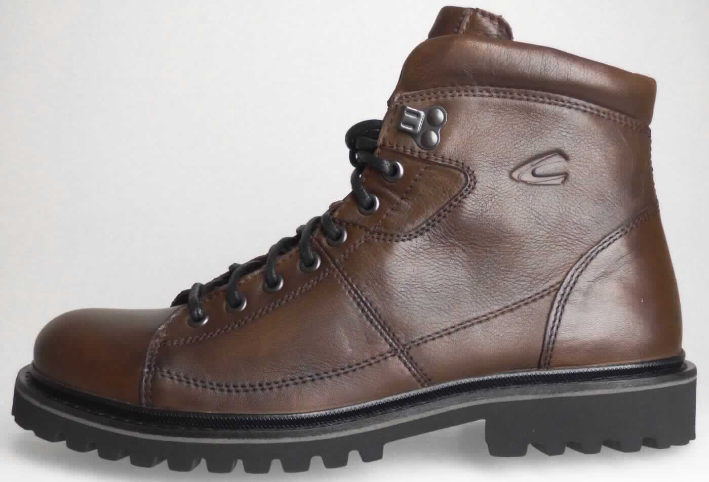 Stiefel (lt. Antrag: "Freizeitschuh für Herren", Größe 7,5, Foto siehe Anlage)
- mit Laufsohlen aus Kunststoff/Kautschuk; ohne Hauptsohle aus Holz,
- mit Oberteil aus Leder,
- mit Schnürsenkelverschluss,
- ohne Metallschutz in der Vorderkappe,
- den Knöchel, jedoch nicht die Wade bedeckend,
- mit einer Länge der Innensohle von ca. 27,6 cm,
- für Männer (u. a. weiter Schnitt).

"Schuhe mit Laufsohlen aus Kunststoff/Kautschuk und Oberteil aus Leder, andere als in den Unterpositionen
 6403 1200 bis 6403 9105 genannte, den Knöchel, jedoch nicht die Wade bedeckend, mit einer Länge der
 Innensohle von mehr als 24 cm, für Männer"